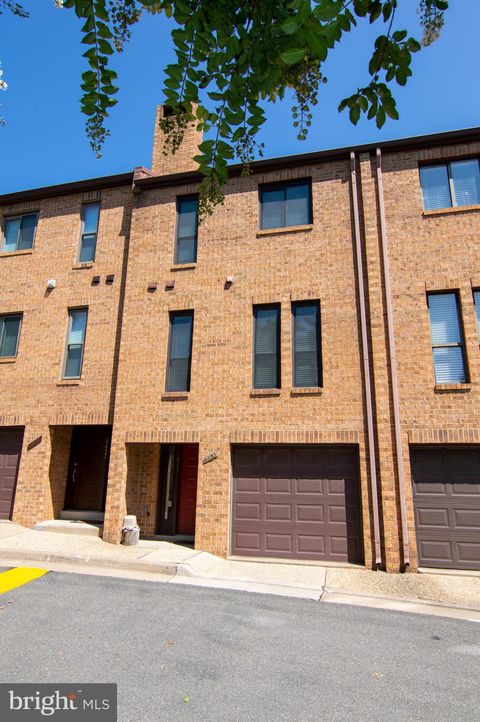 4433 7TH STREET N ARLINGTON VA 22203