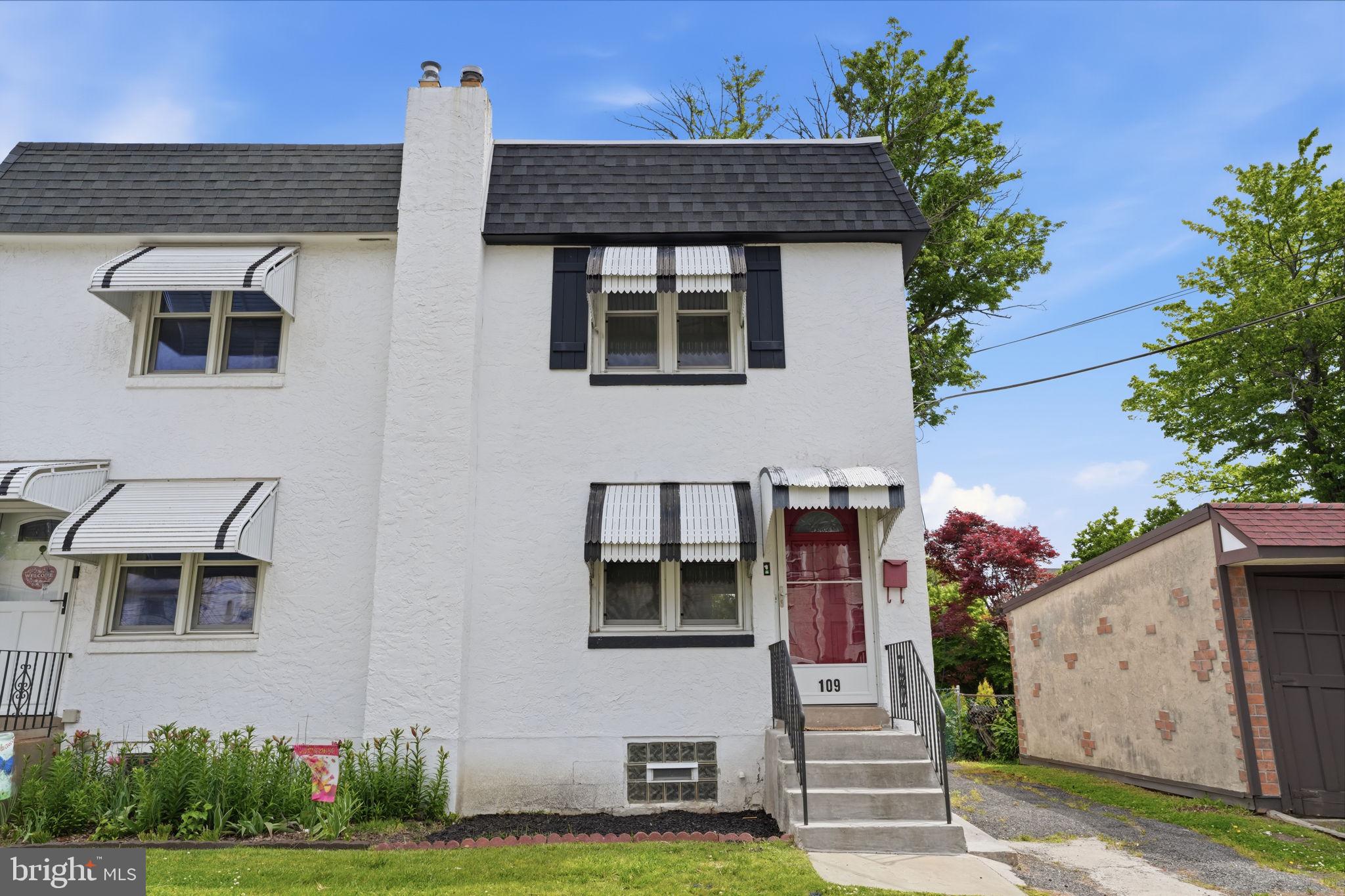 109 W RIDLEY AVENUE