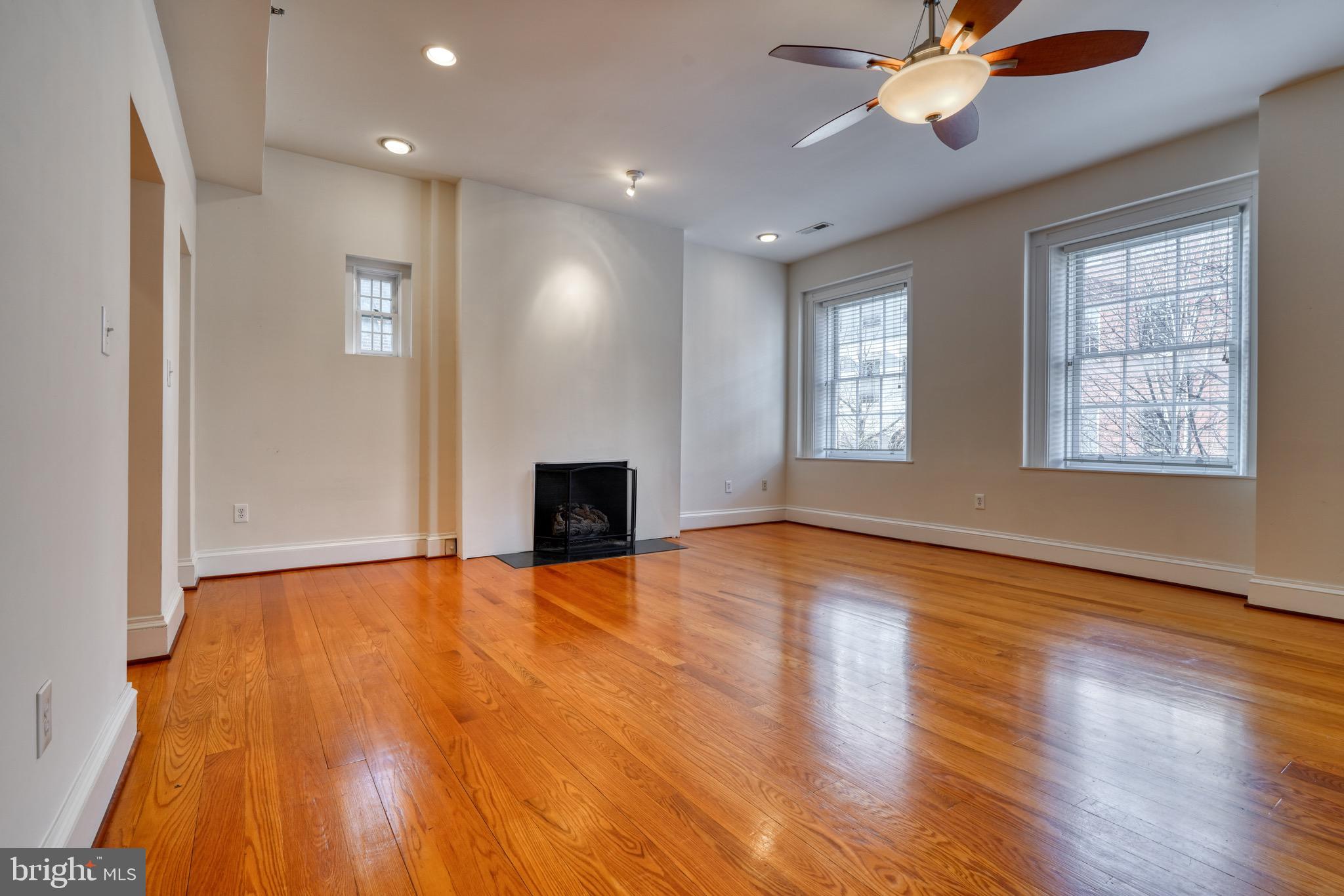 MOUNT VERNON PLACE HISTORIC DISTRICT - Residential Lease