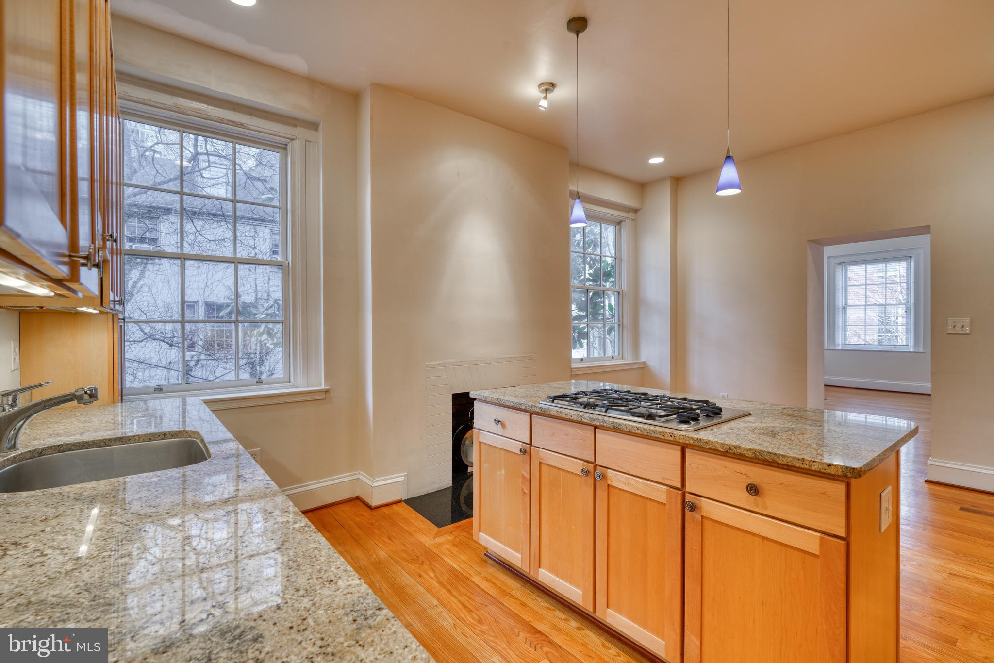 MOUNT VERNON PLACE HISTORIC DISTRICT - Residential Lease