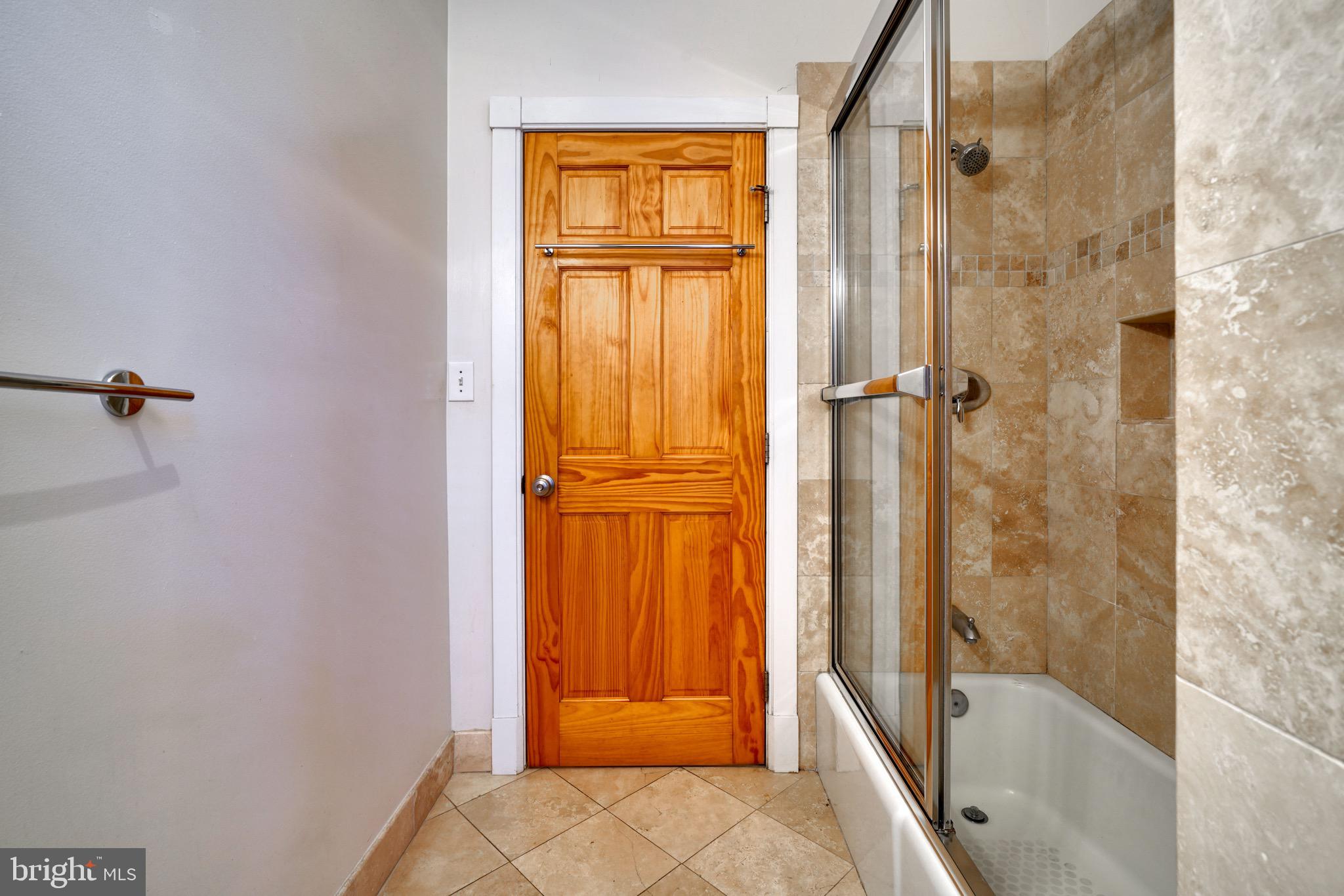 MOUNT VERNON PLACE HISTORIC DISTRICT - Residential Lease