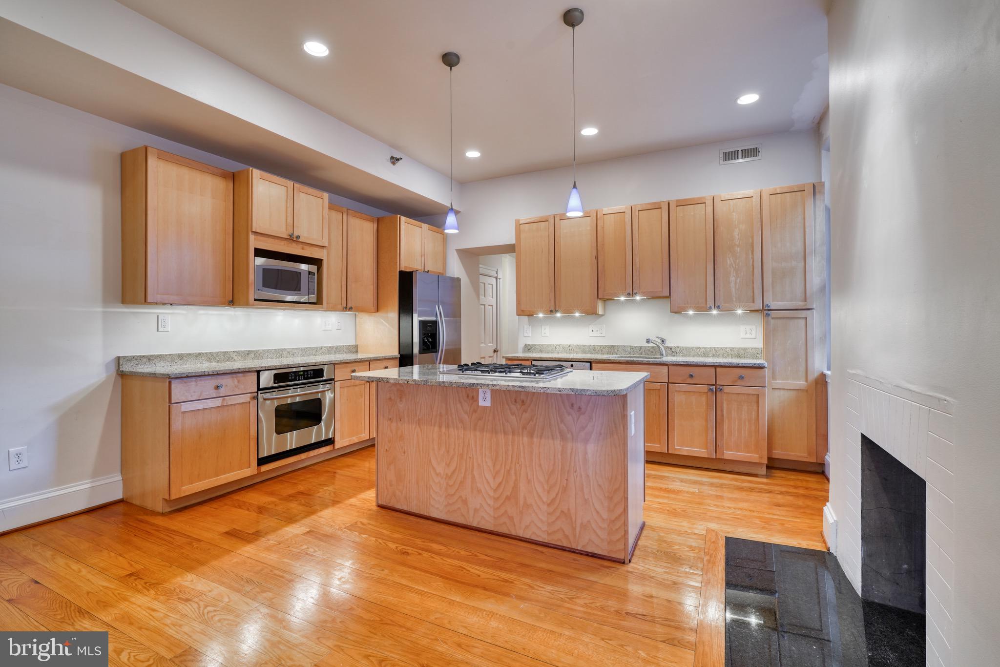 MOUNT VERNON PLACE HISTORIC DISTRICT - Residential Lease