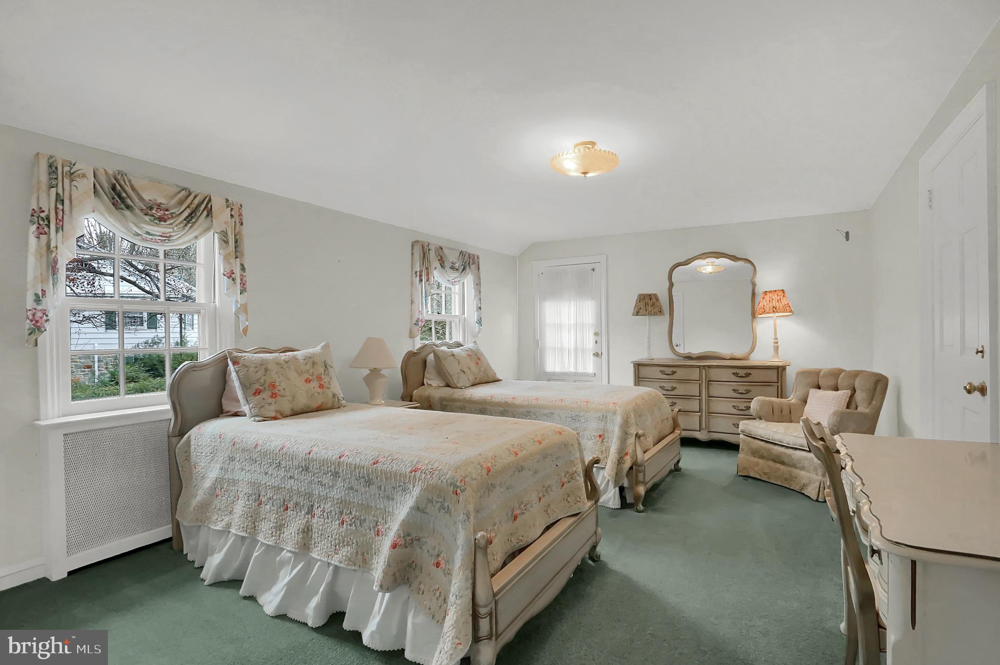 SCHOOL LANE HILLS - Residential