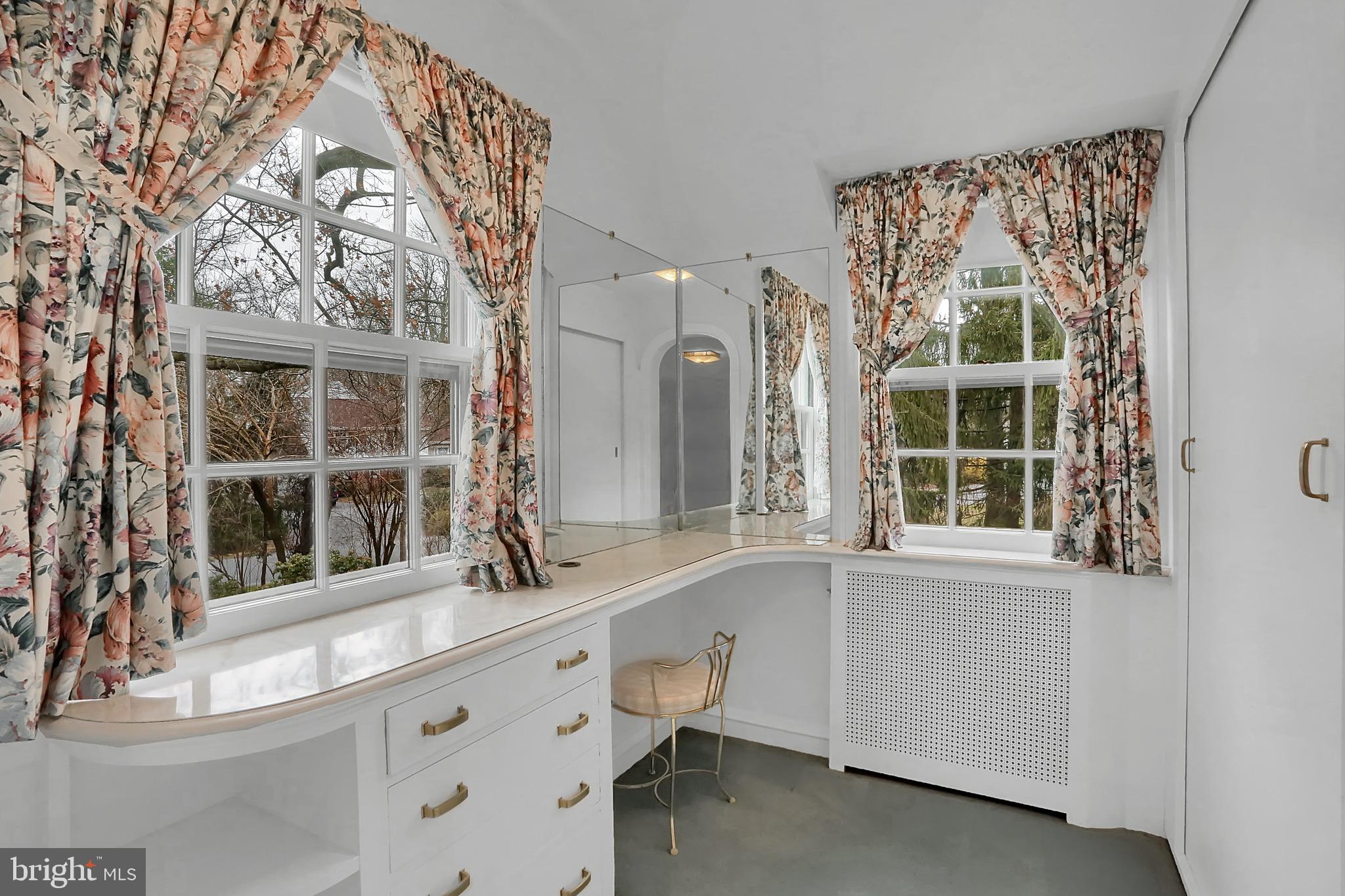 SCHOOL LANE HILLS - Residential
