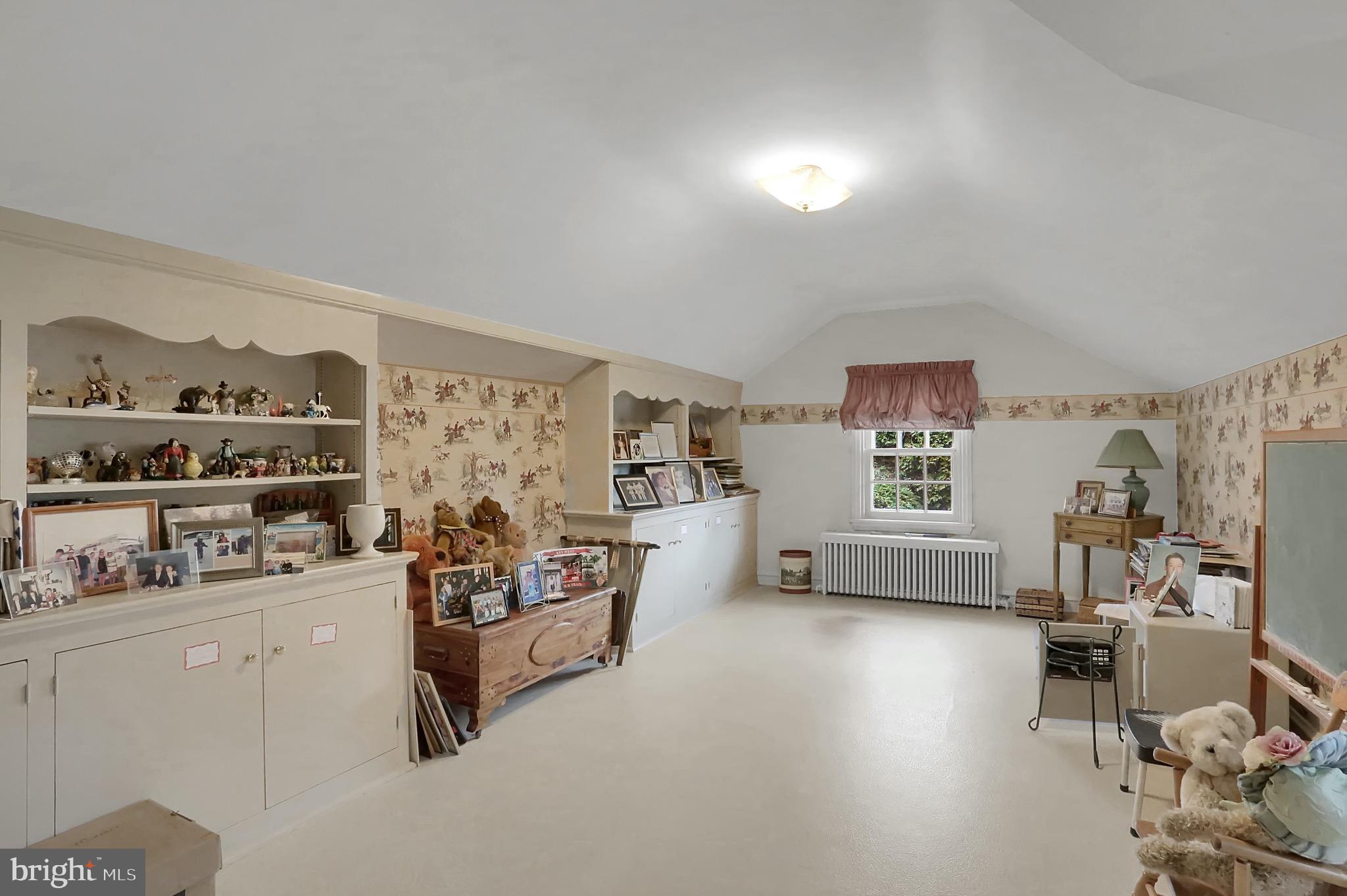 SCHOOL LANE HILLS - Residential