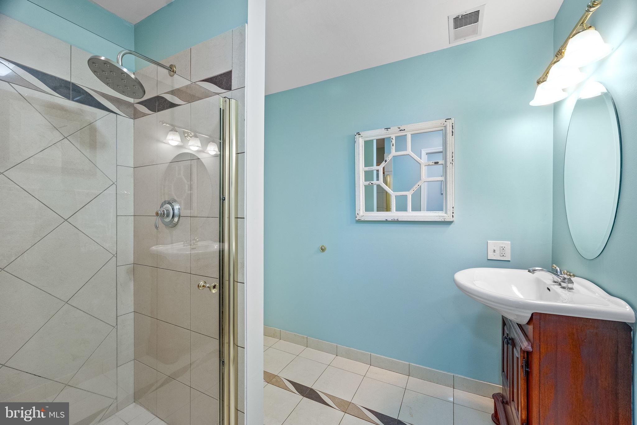 LONGVIEW ON MAGOTHY - Residential