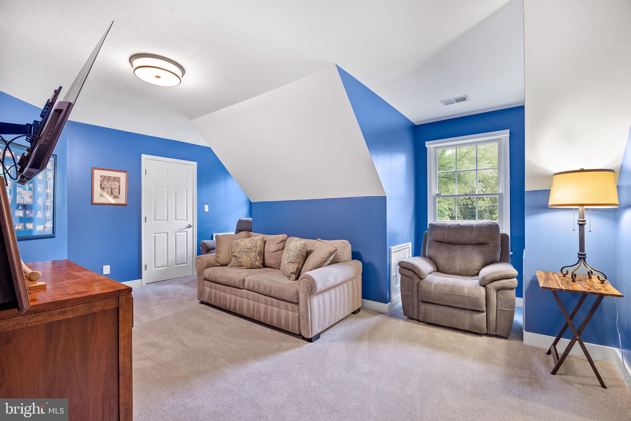 LONGVIEW ON MAGOTHY - Residential