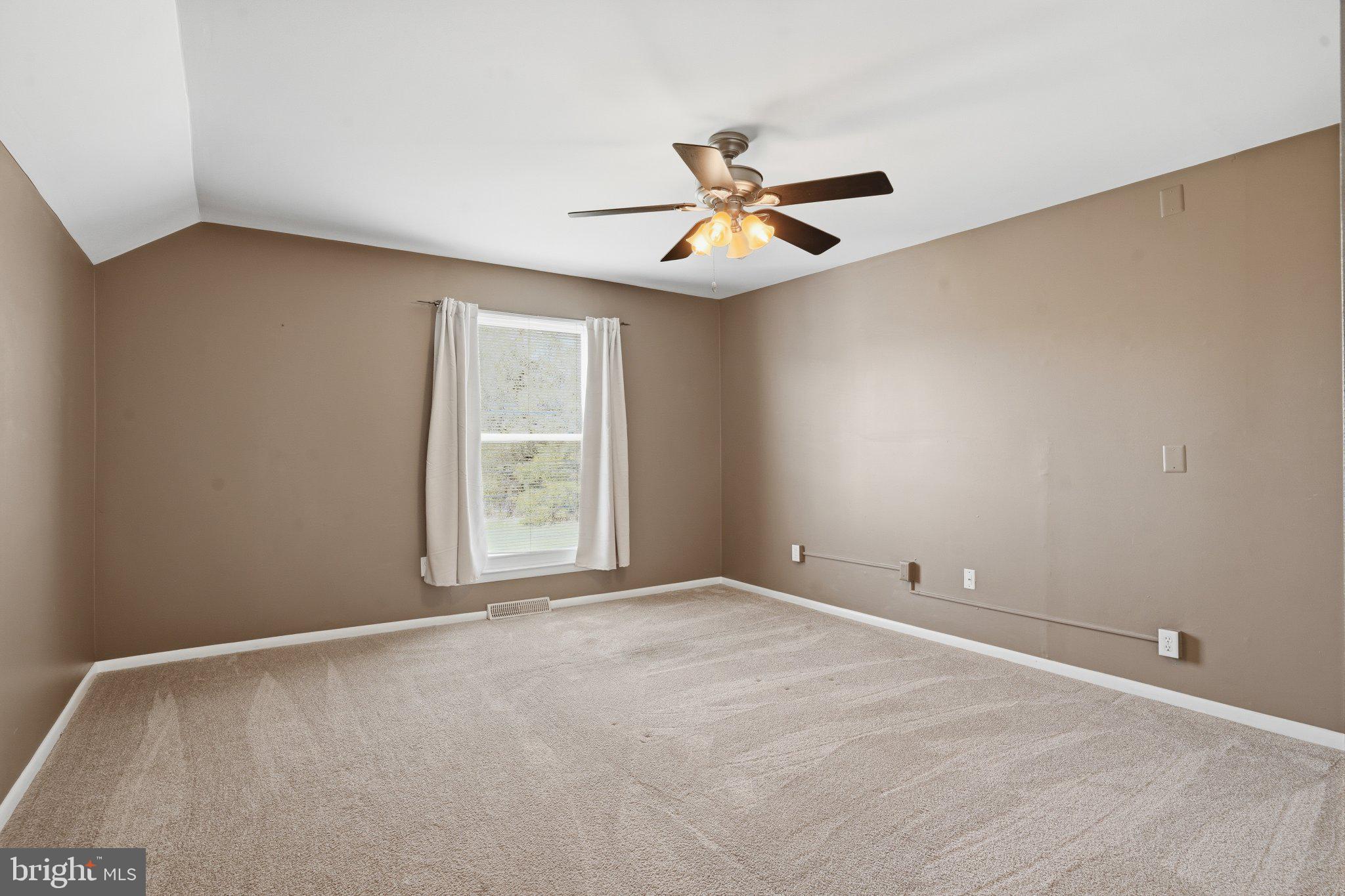 COUNTRYSIDE - Residential