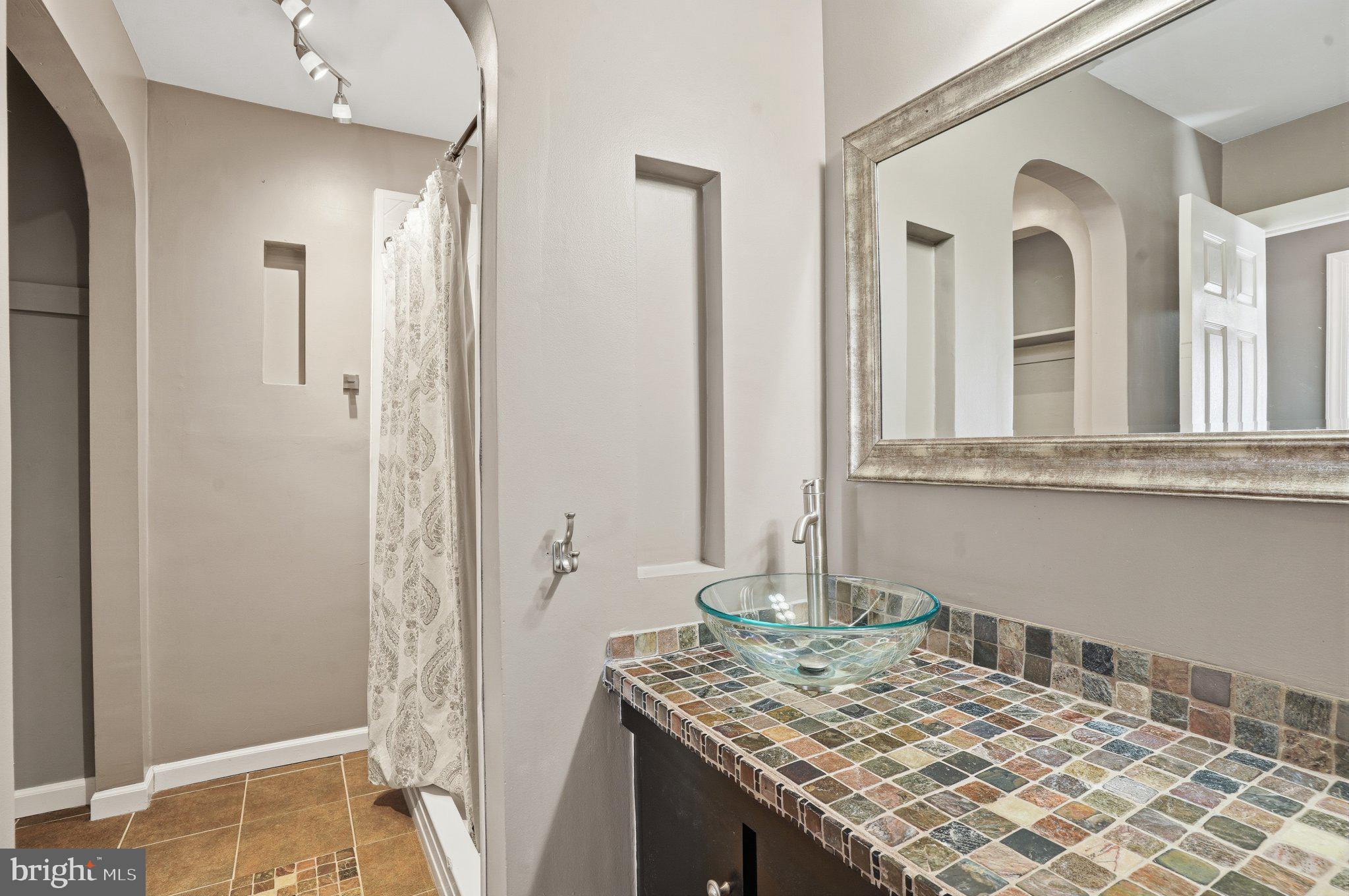 COUNTRYSIDE - Residential