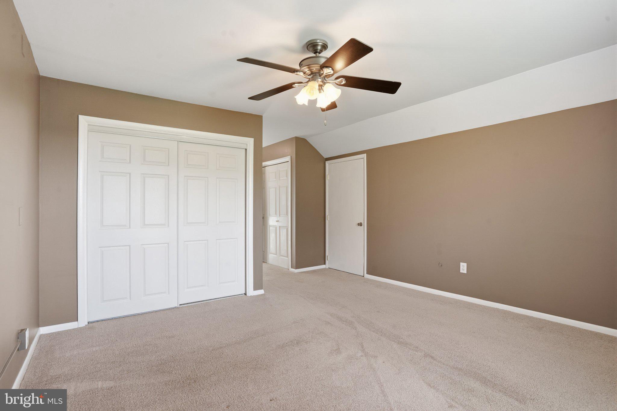 COUNTRYSIDE - Residential