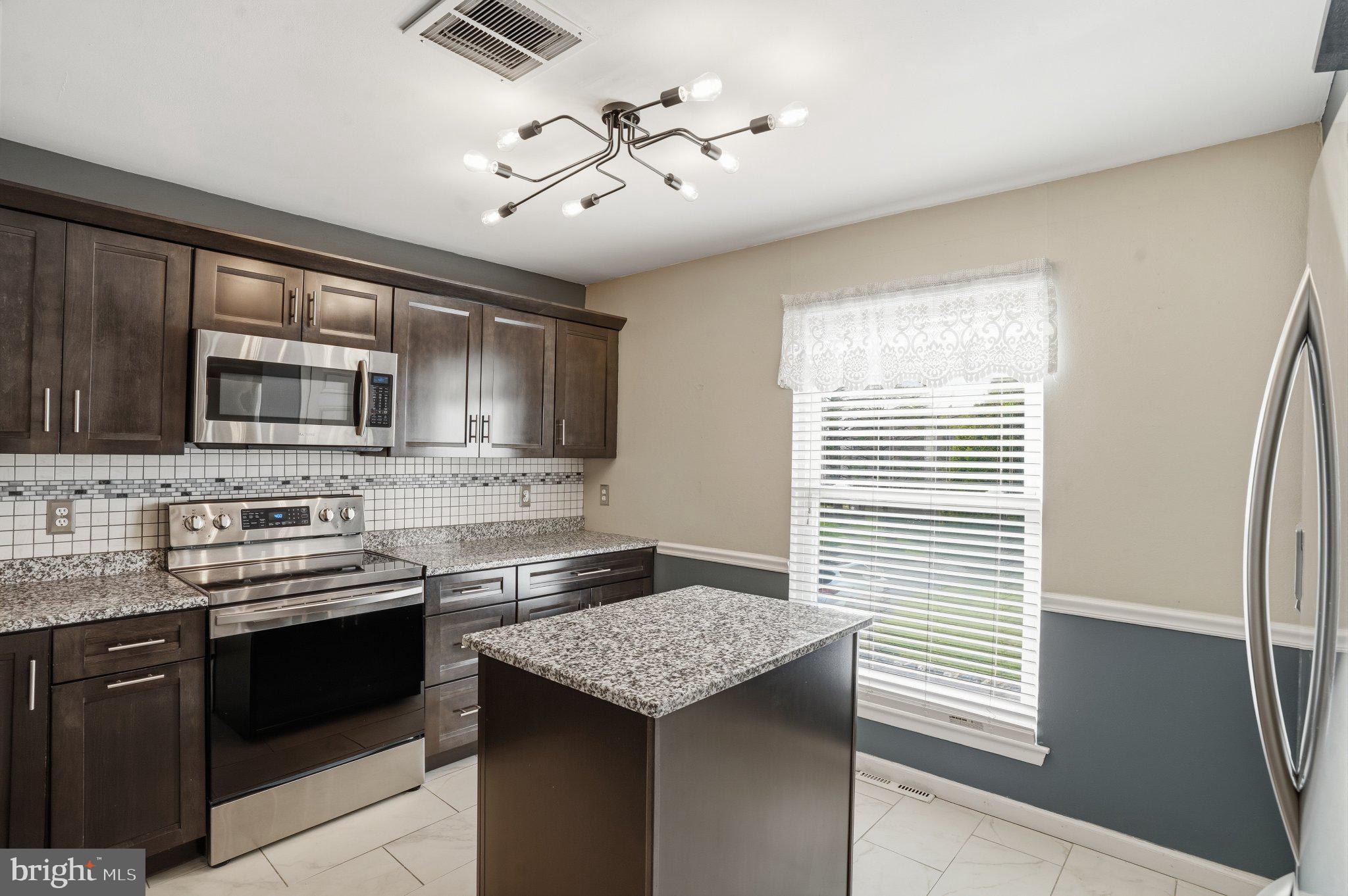 COUNTRYSIDE - Residential