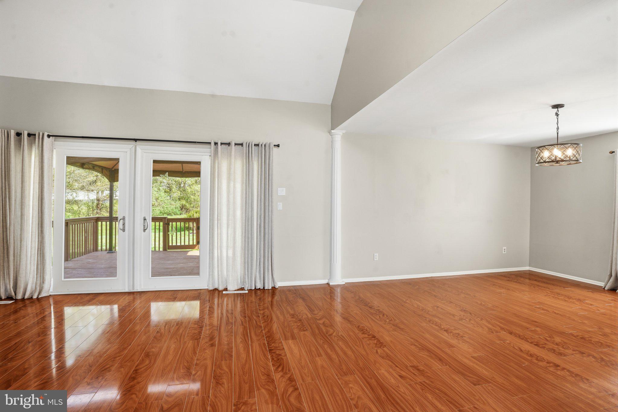 COUNTRYSIDE - Residential