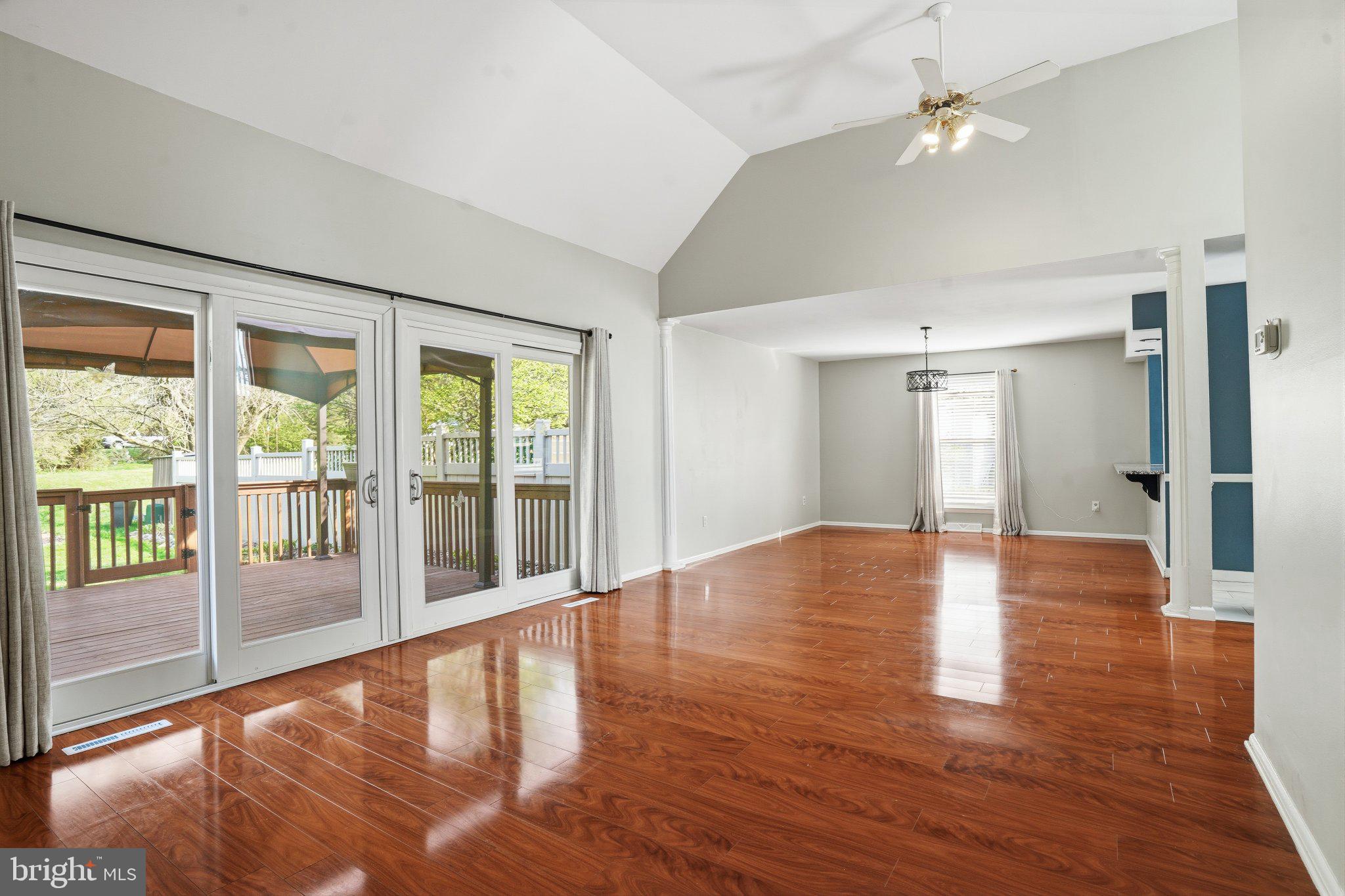 COUNTRYSIDE - Residential