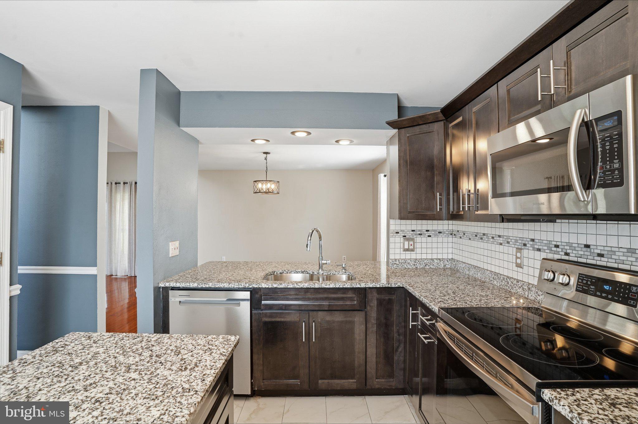 COUNTRYSIDE - Residential