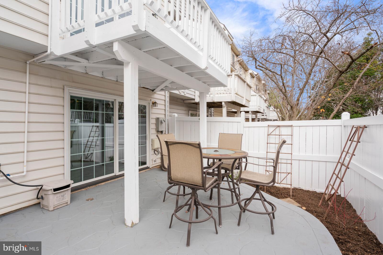 RESTON TOWN CENTER - Residential