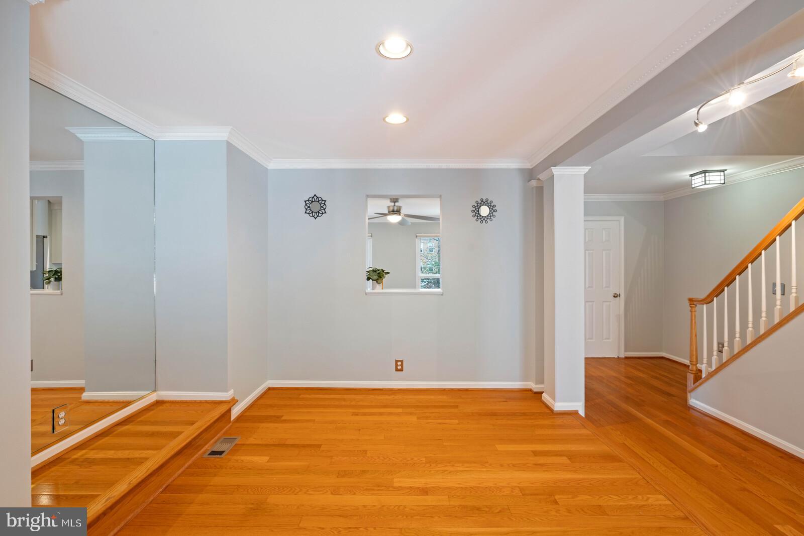 RESTON TOWN CENTER - Residential