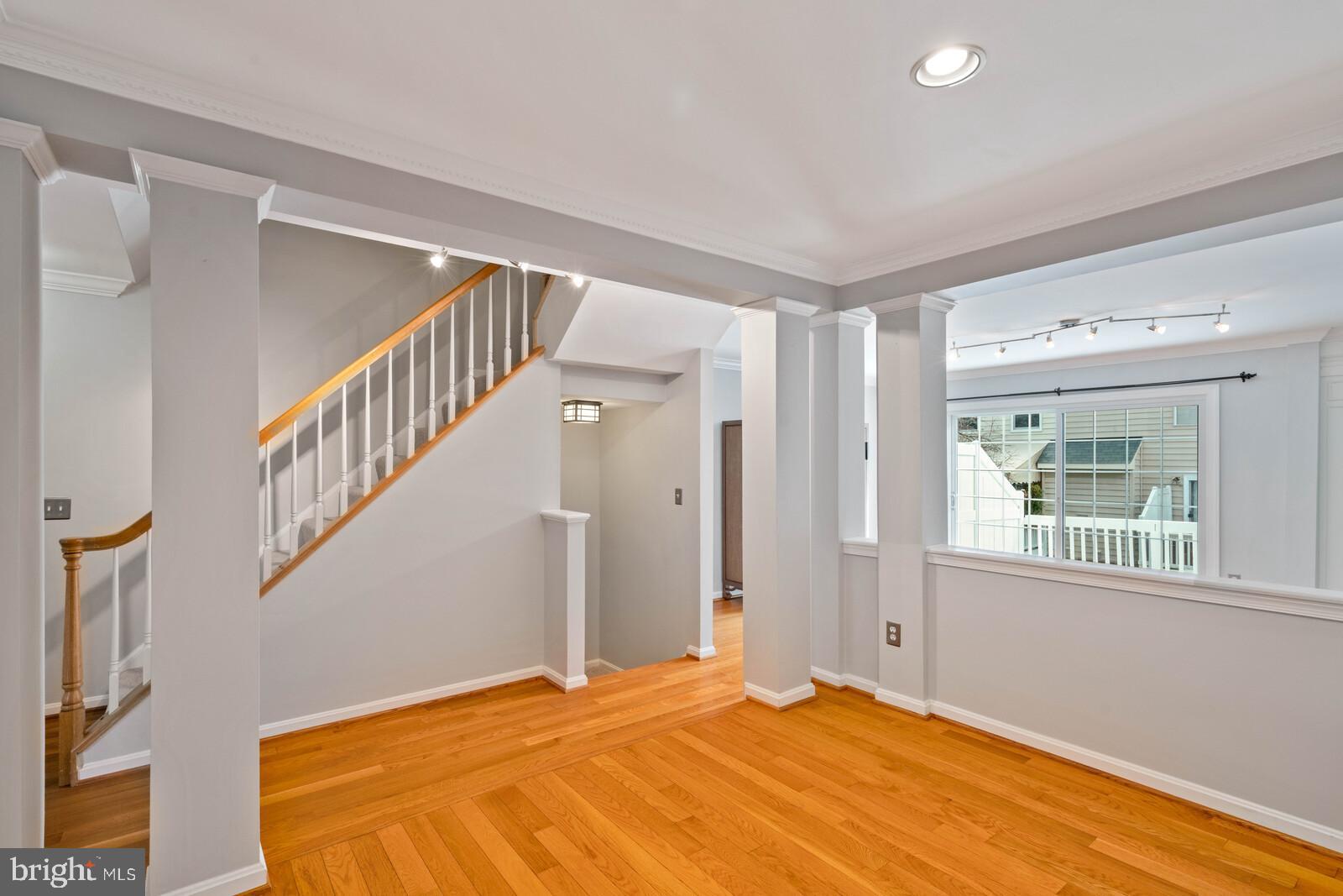 RESTON TOWN CENTER - Residential