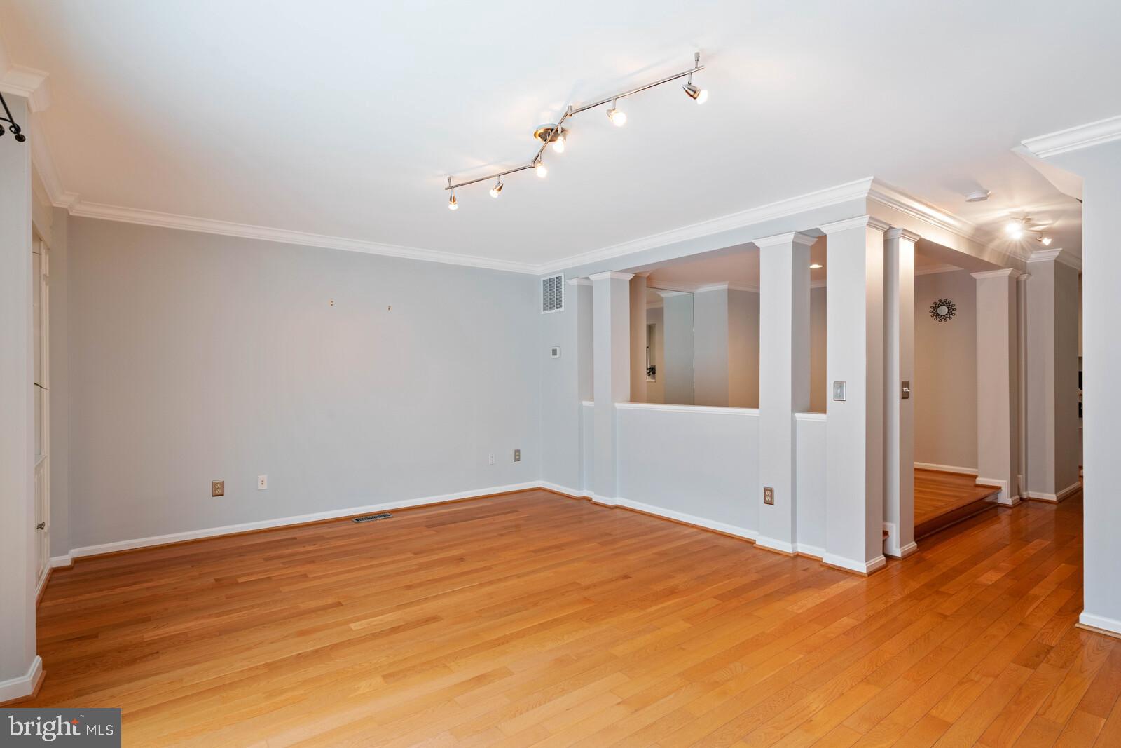 RESTON TOWN CENTER - Residential