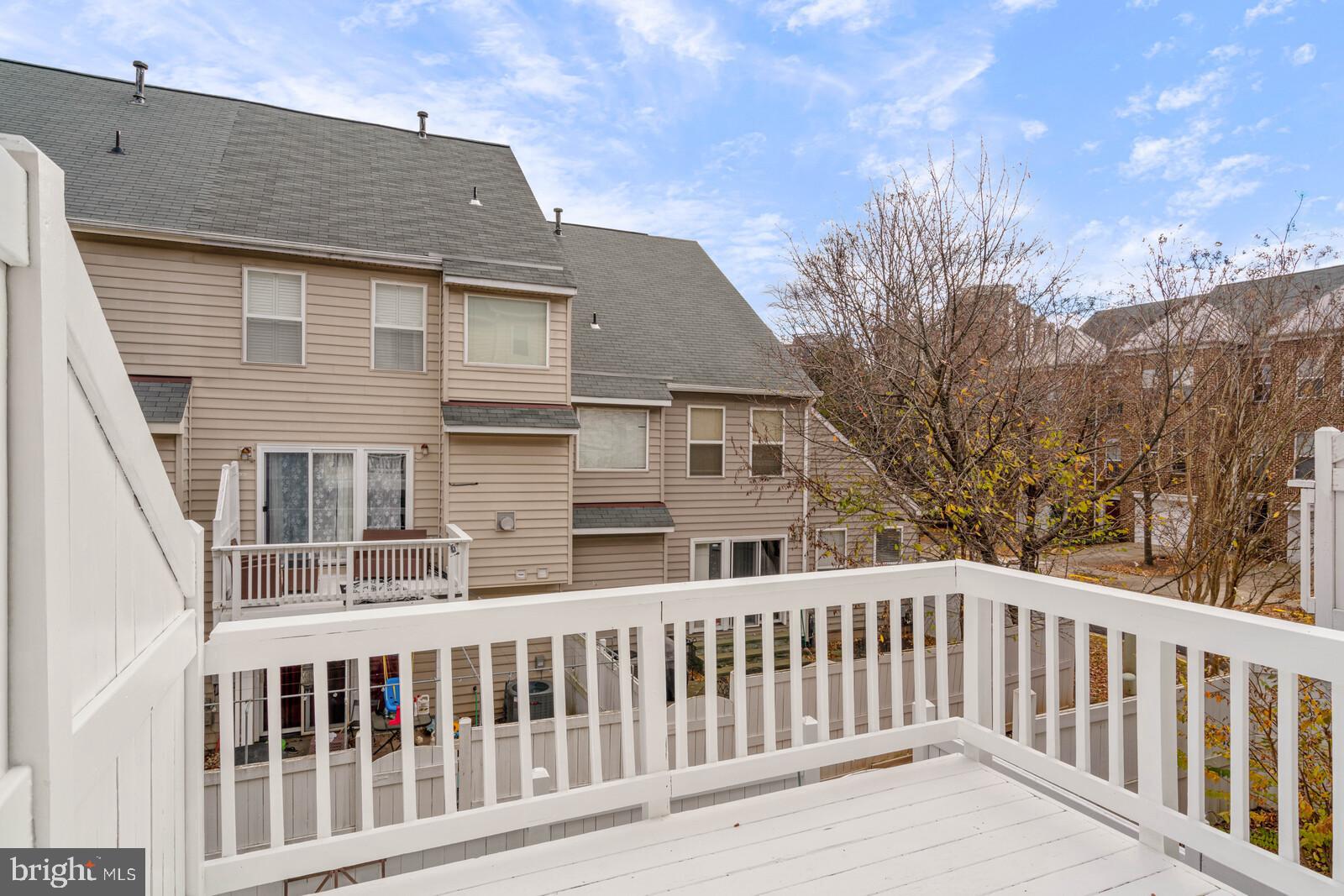 RESTON TOWN CENTER - Residential