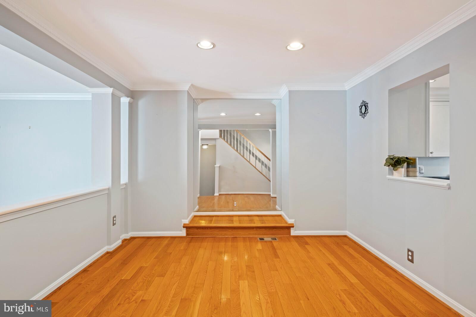 RESTON TOWN CENTER - Residential