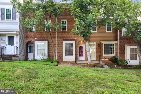 Townhouse For Sale - 13893 Oyster Point Court<br/> CHANTILLY, VA 20151