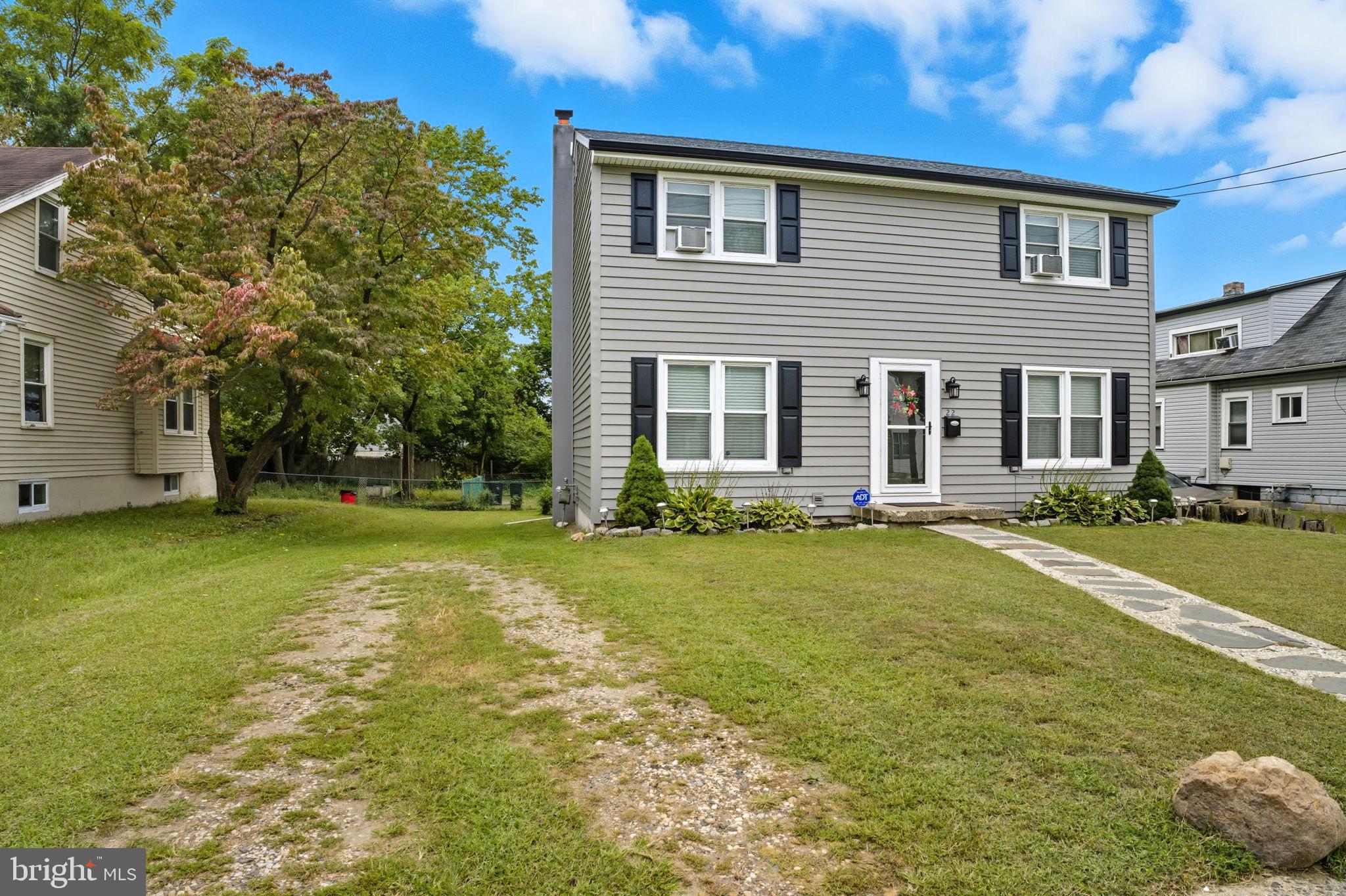 22 W CHARLESTON AVENUE