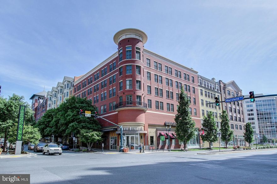 Welcome to The Palladian, a charming urban oasis in the heart of the Rockville Town Square, Amenities and conveniences abound in this freshly painted, move-in ready,  1 bedroom,1 bath unit located on the front of the building, The open floor plan showcases nine-foot ceilings, hardwood flooring, and an in-unit washer and dryer. The kitchen is equipped with a gas range, stainless steel appliances and granite counter tops. . One garage parking space conveys. The building is pet friendly and boasts a fitness center, party room and a community pool. Starbucks, Regal Cinemas, numerous restaurants and retail shops are just outside the door. The Rockville Metro station is steps away and major highways and roads including I-270 and Rockville Pike are in close proximity.