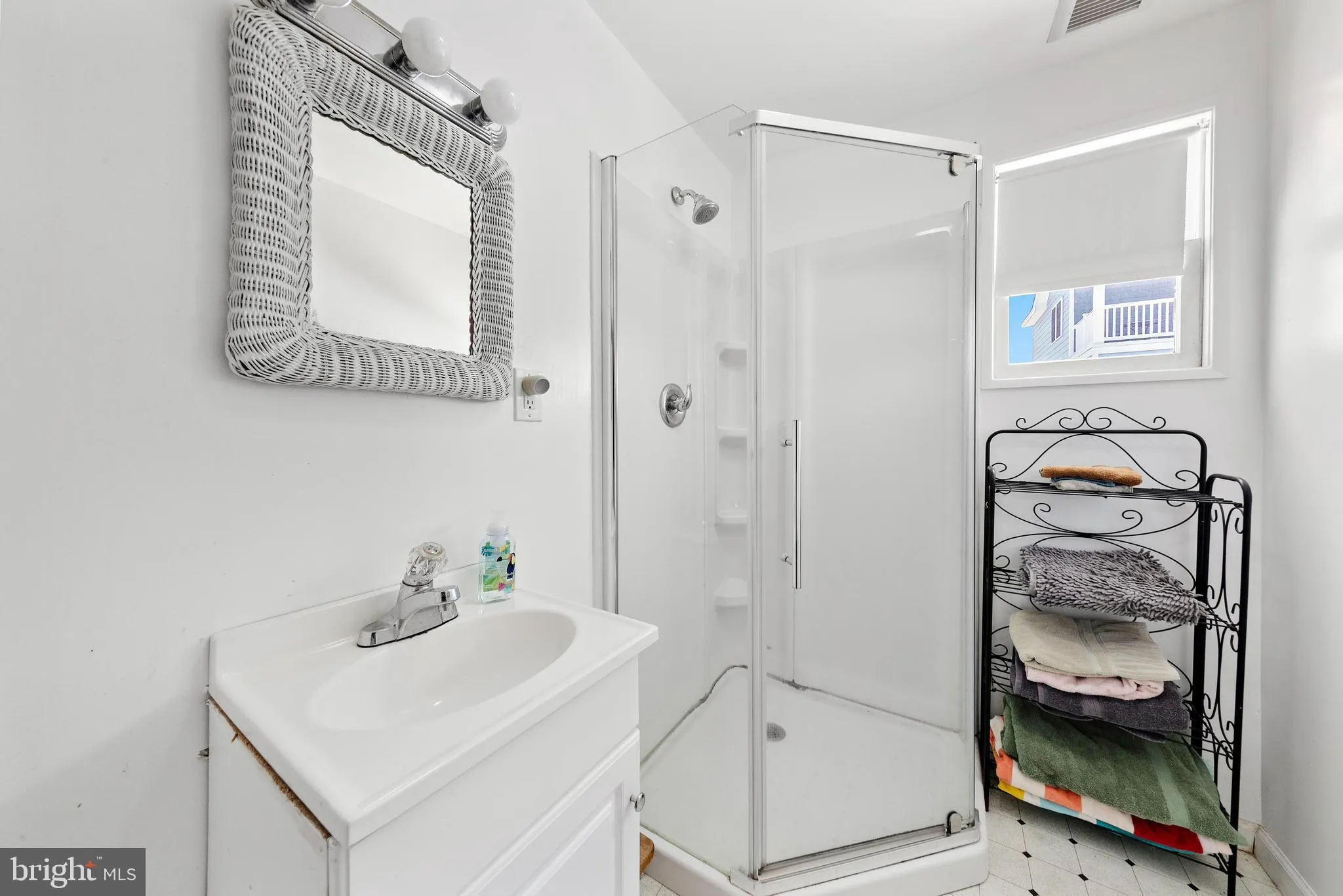 Manahawkin, New Jersey 08050, United States, 3 Bedrooms Bedrooms, ,1 BathroomBathrooms,Residential,Active,210689