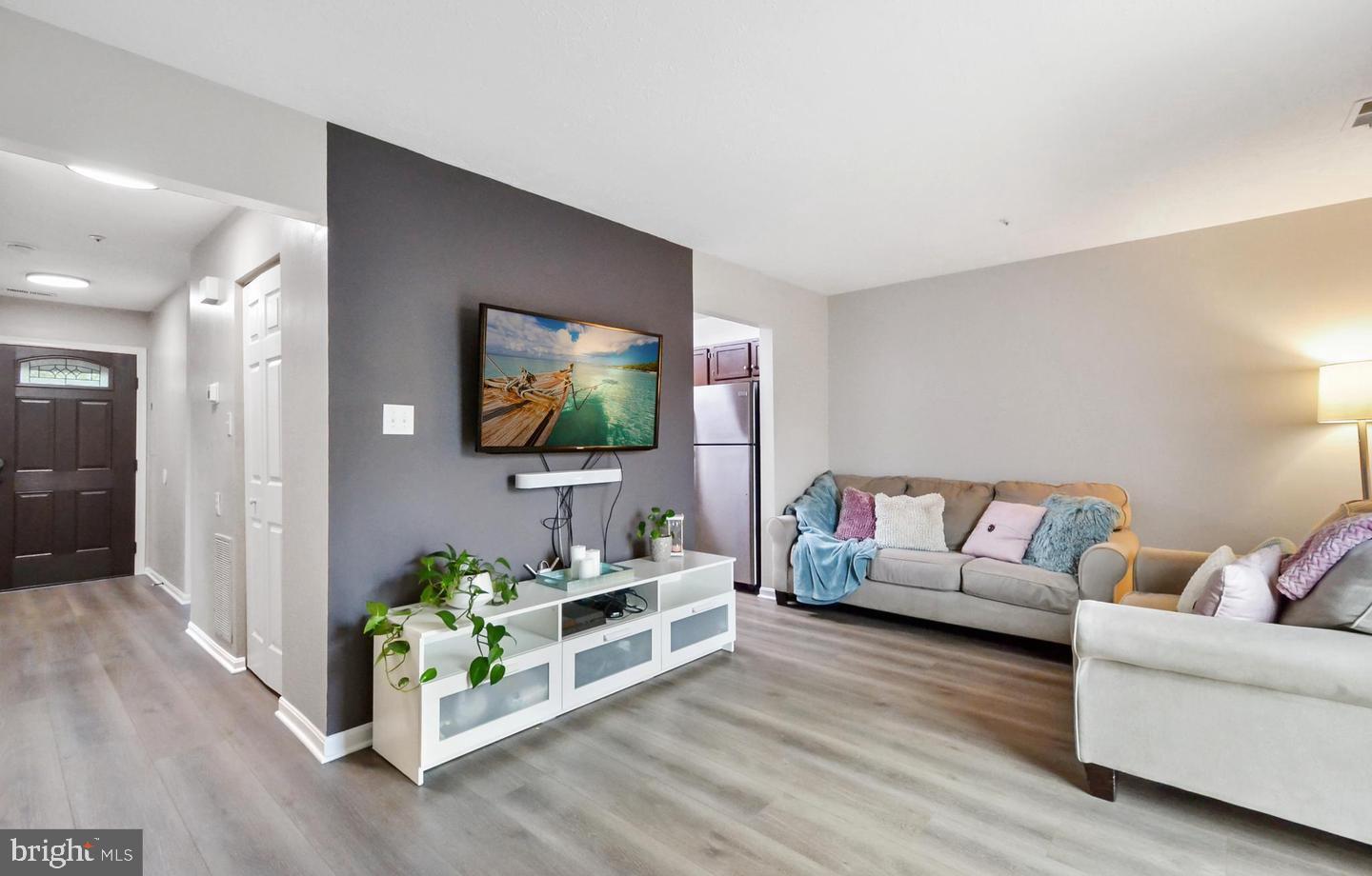 LAUREL GLEN - Residential Lease