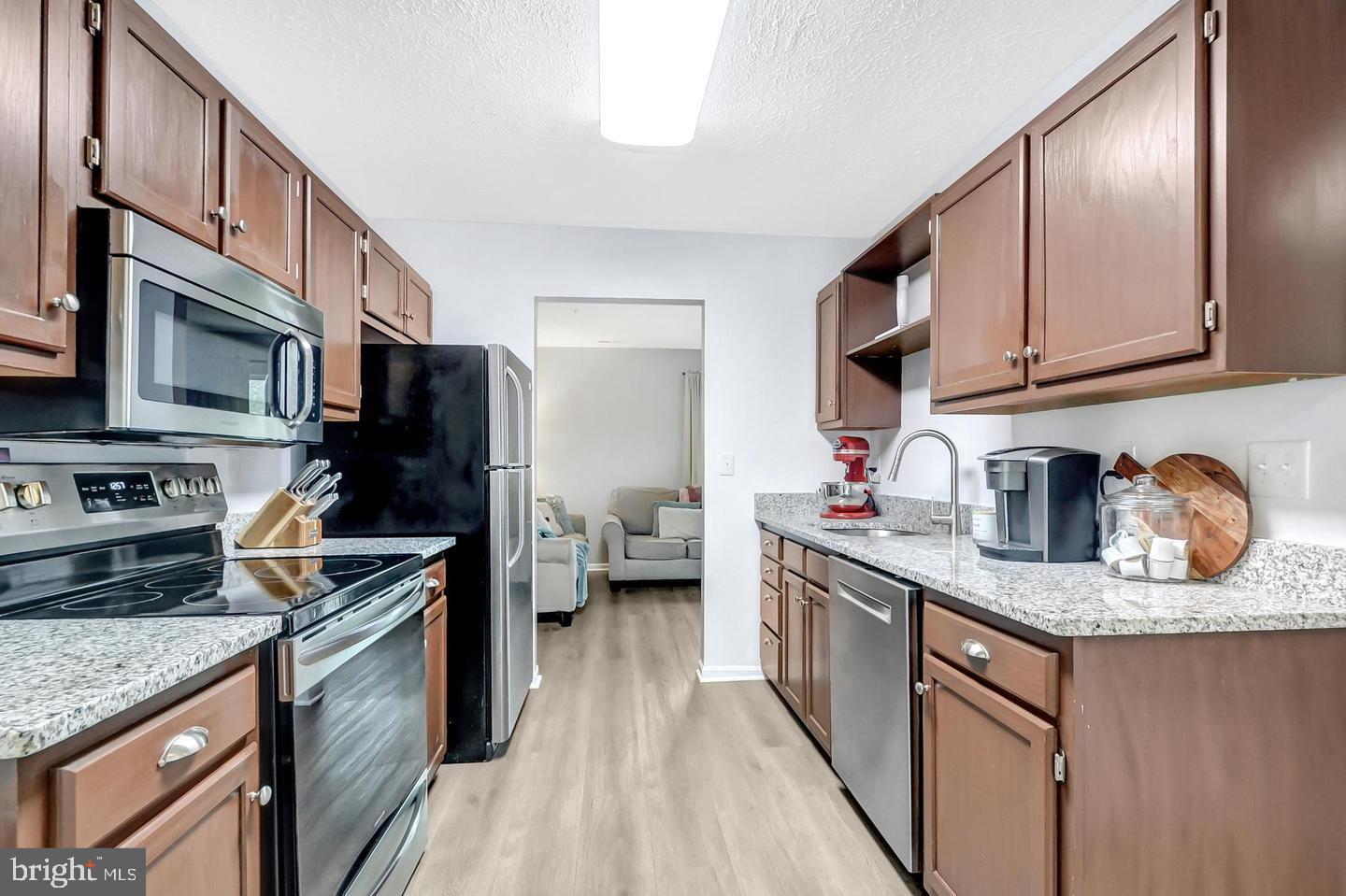 LAUREL GLEN - Residential Lease