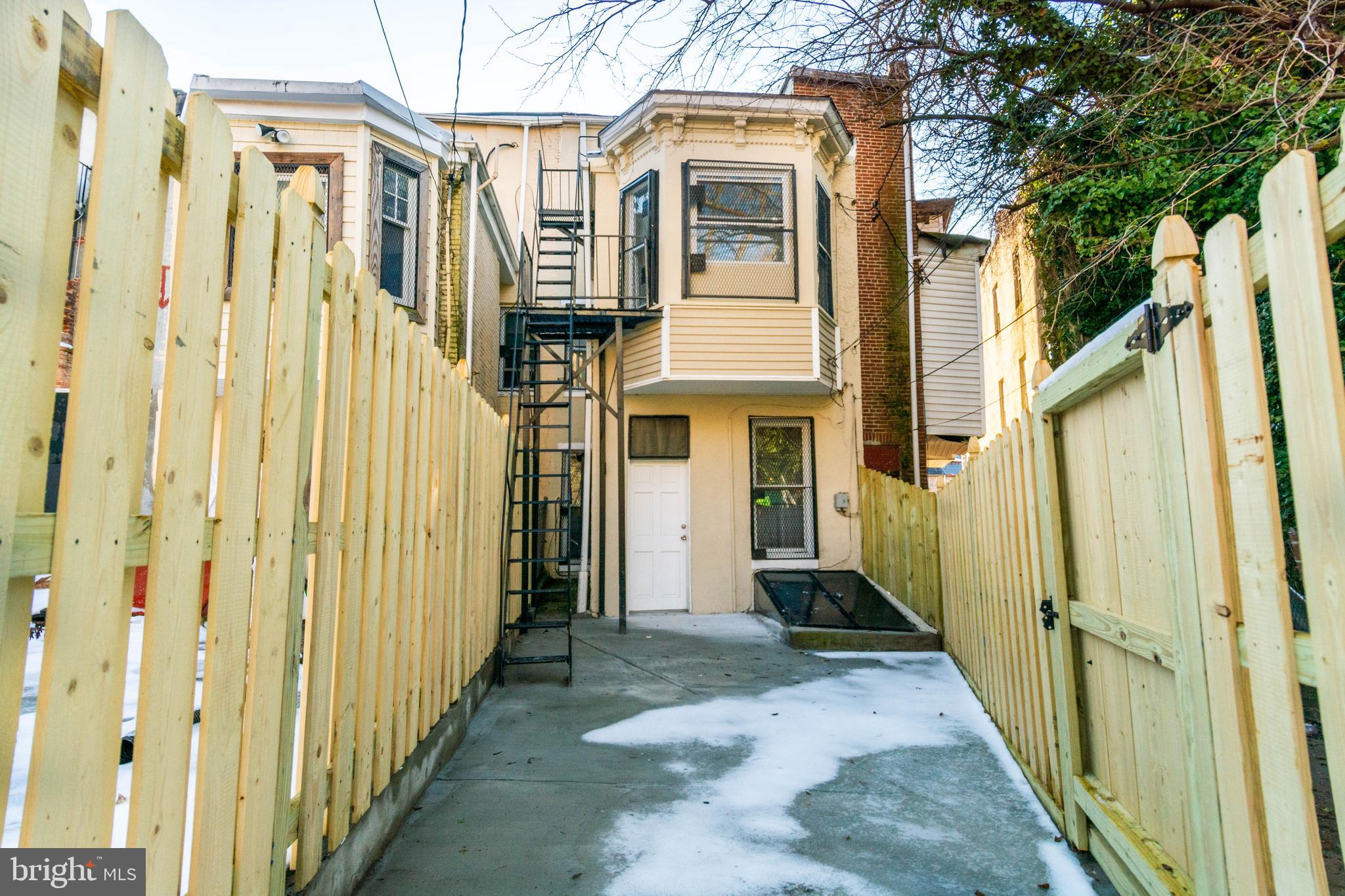 UPTON - Residential Lease