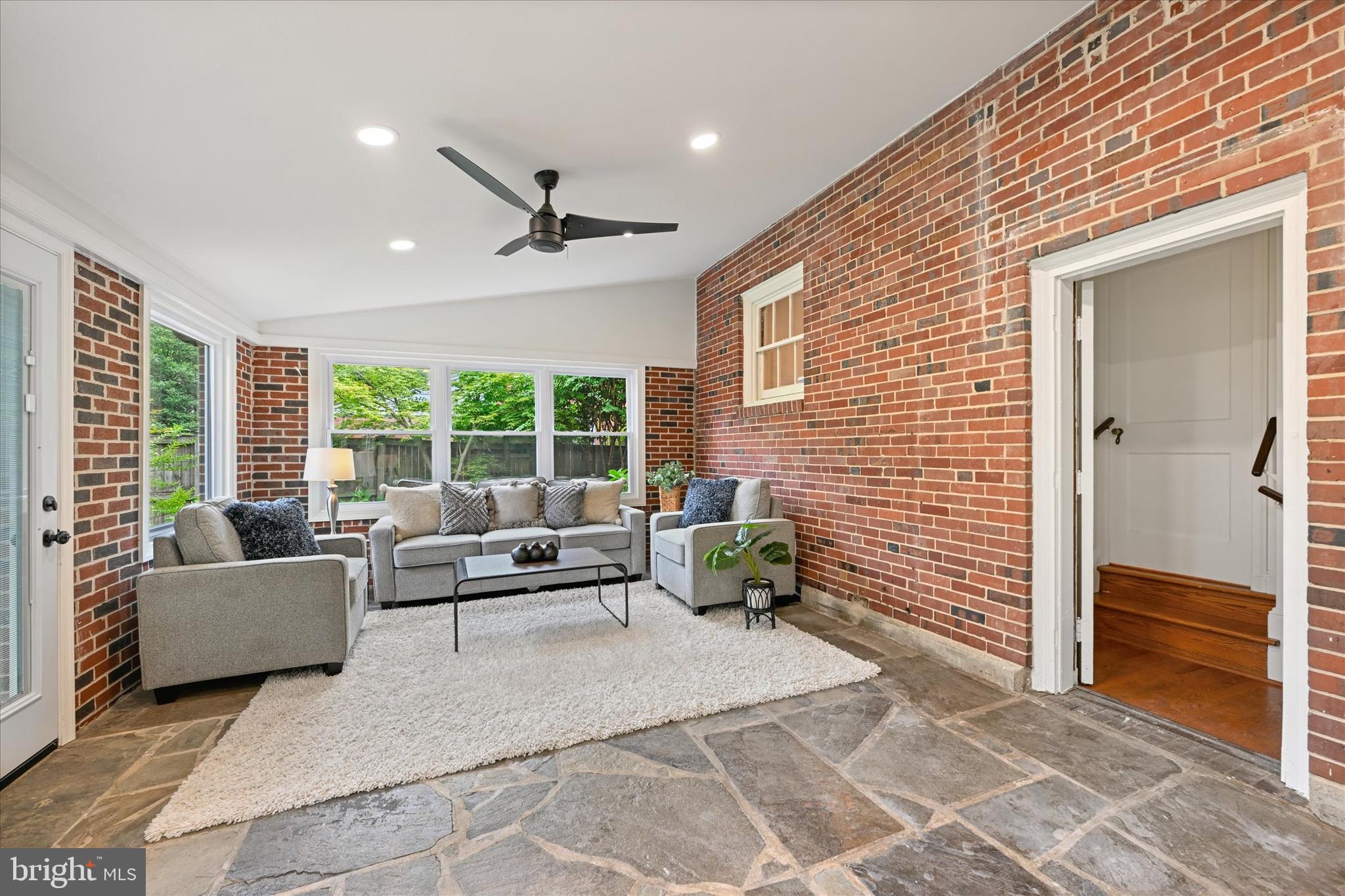 STONELEIGH - Residential