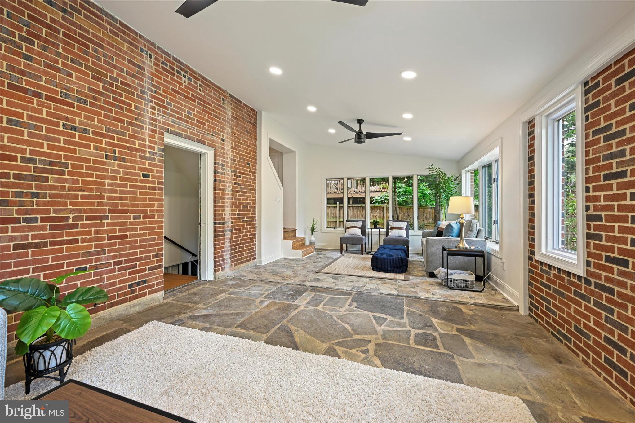 STONELEIGH - Residential