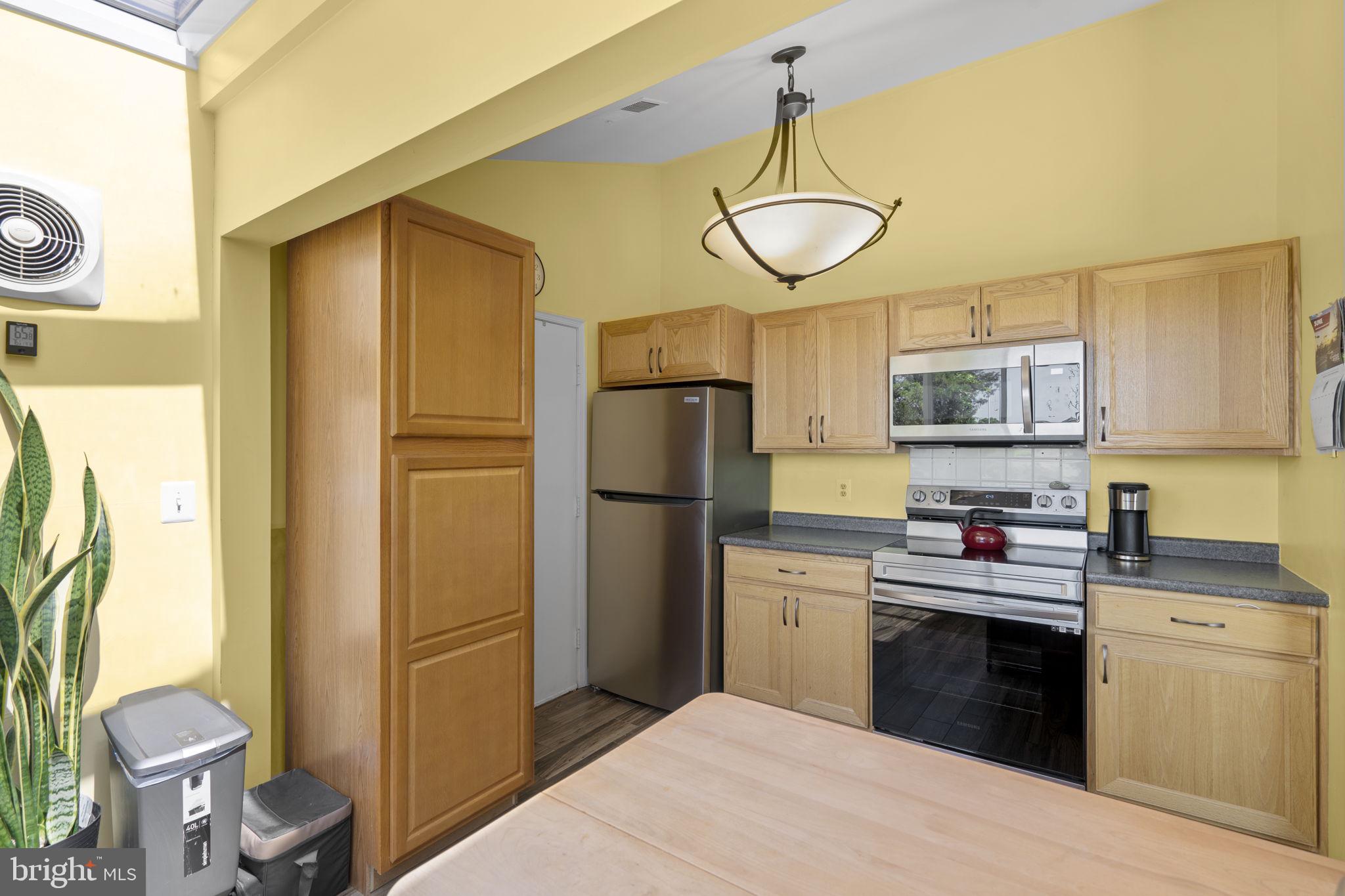 12241 PARKSTREAM TERRACE
