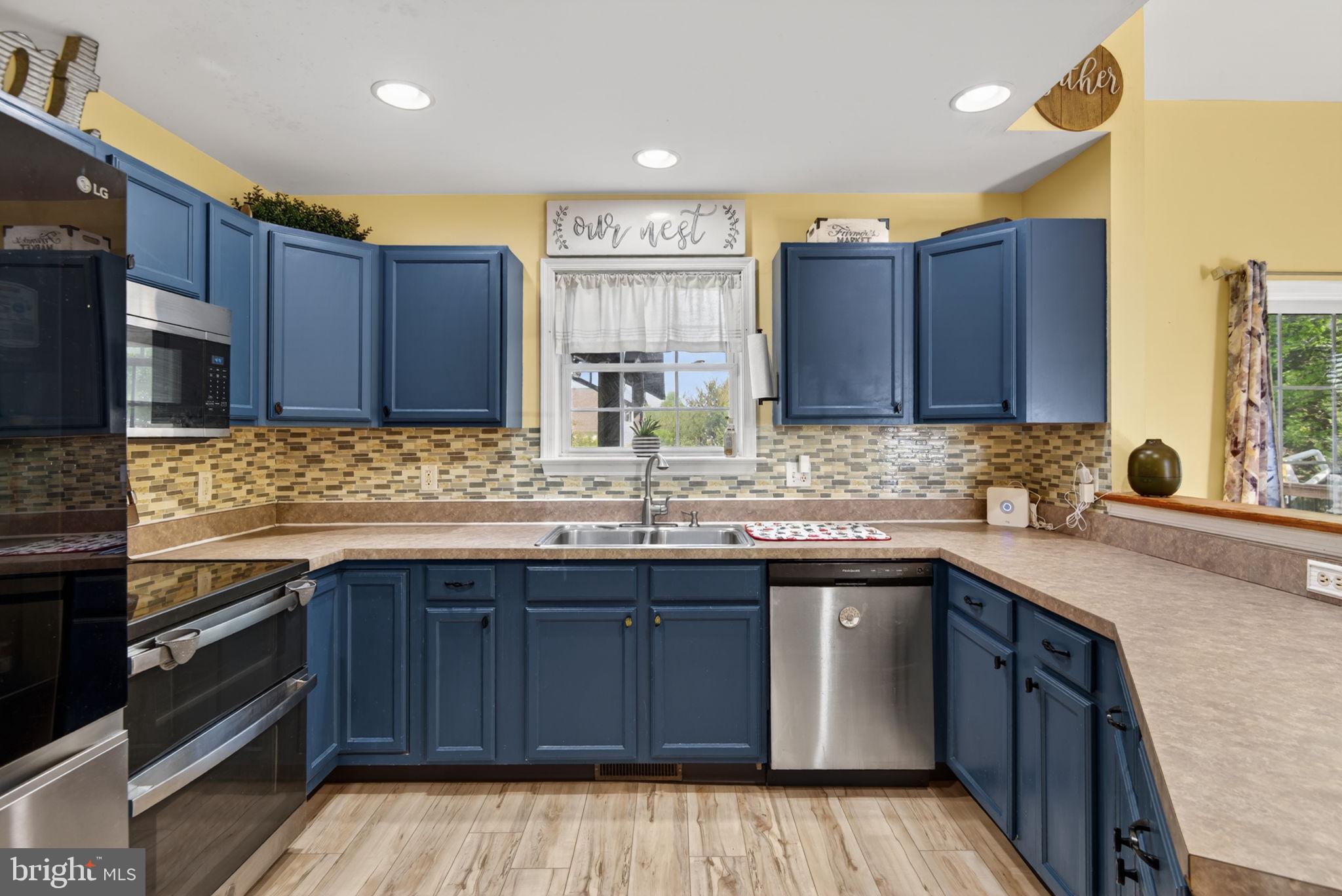 SHERMAN OAKS - Residential