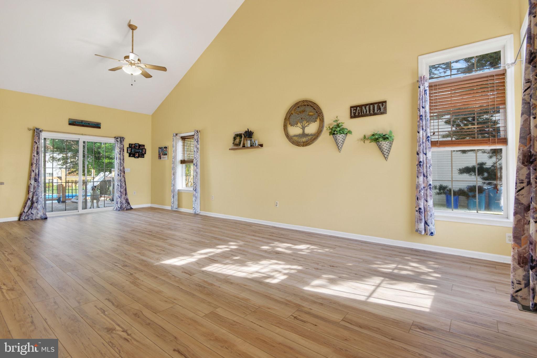 SHERMAN OAKS - Residential