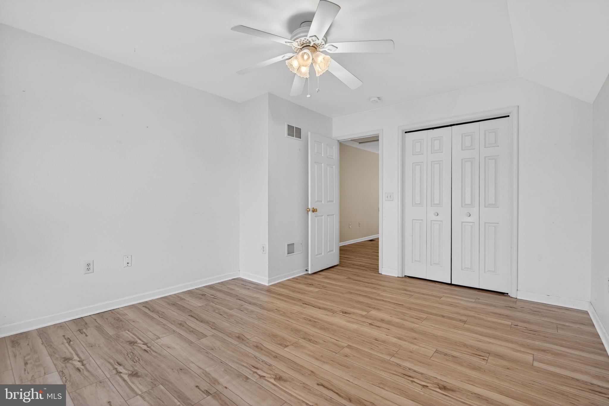 SHERMAN OAKS - Residential