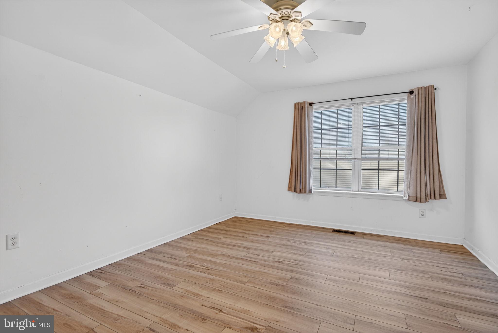 SHERMAN OAKS - Residential