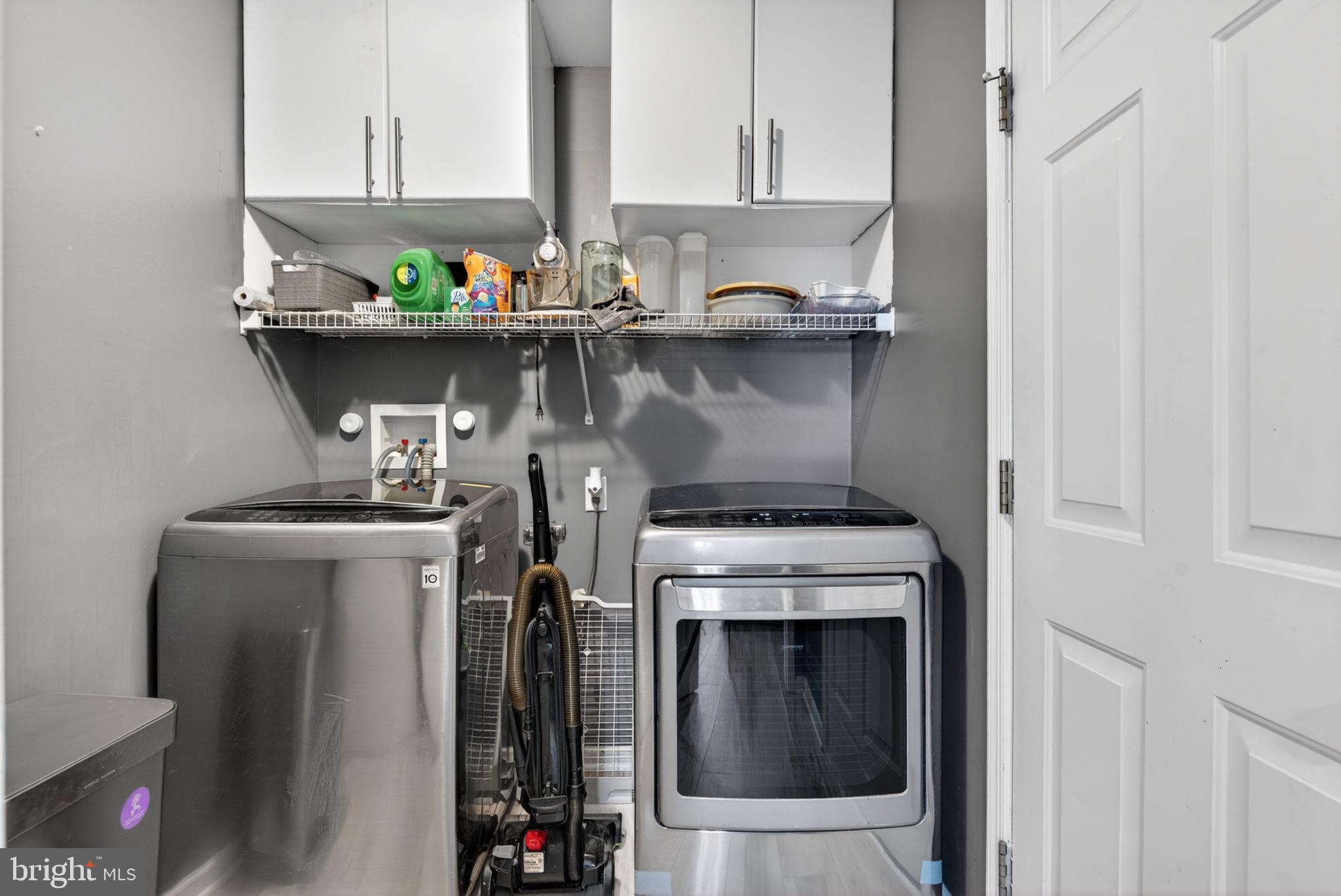 SHERMAN OAKS - Residential