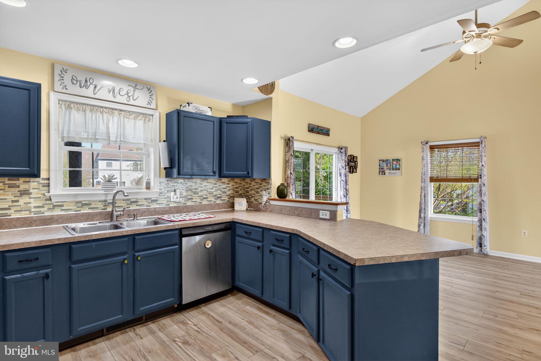 SHERMAN OAKS - Residential