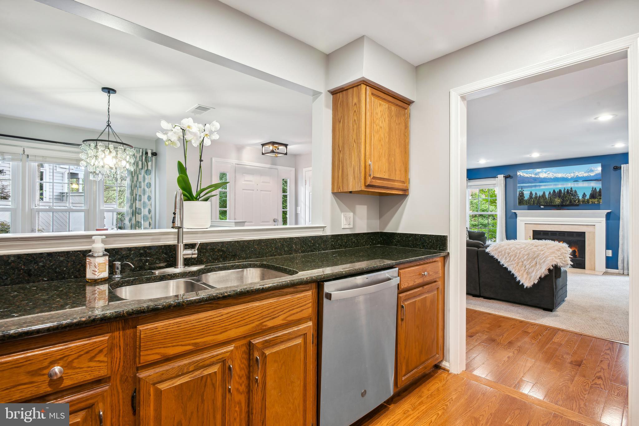 HAMPTON POINTE - Residential