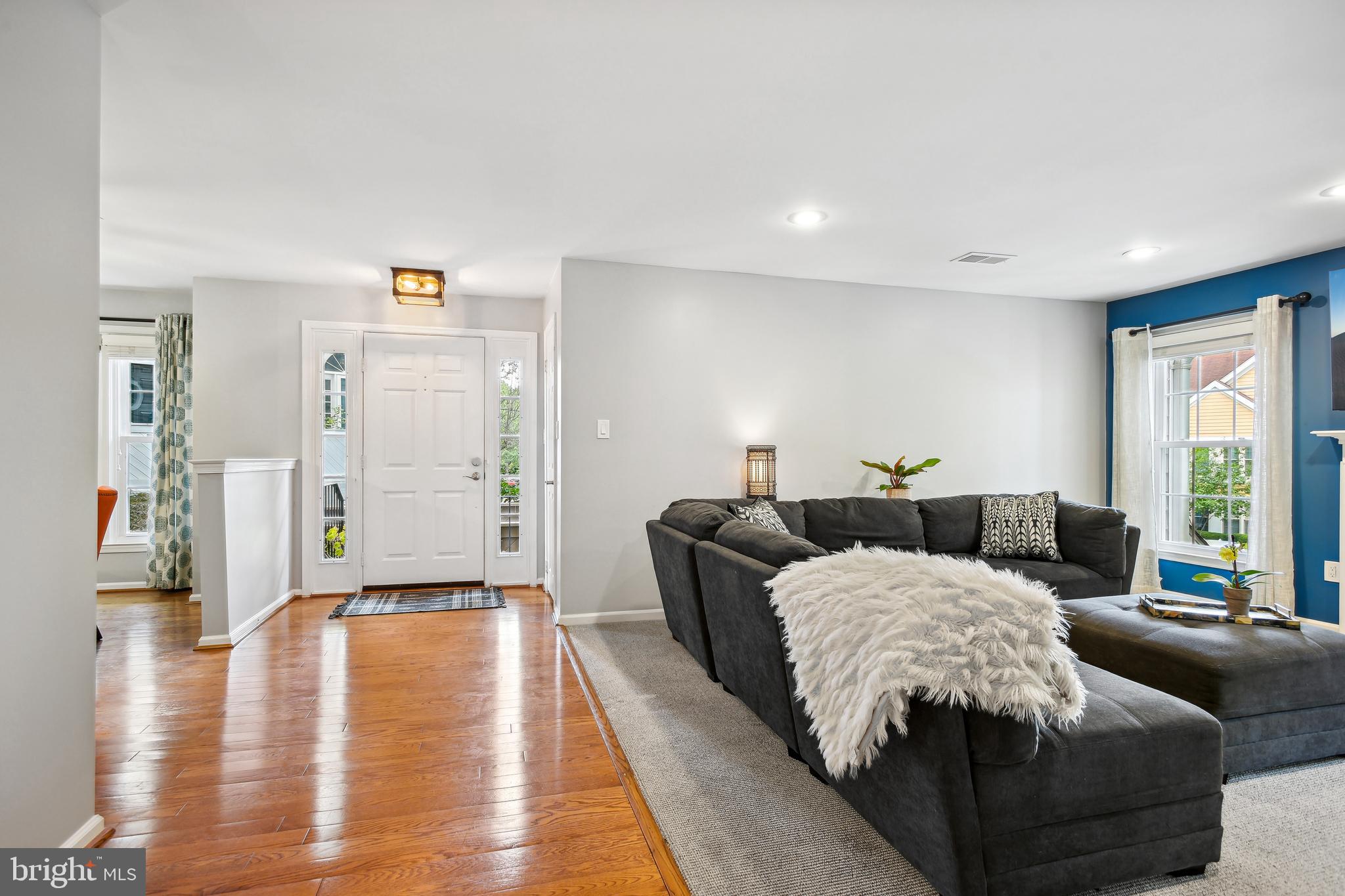 HAMPTON POINTE - Residential