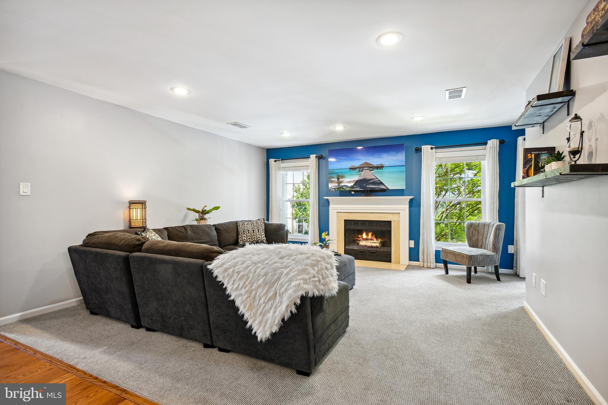 HAMPTON POINTE - Residential