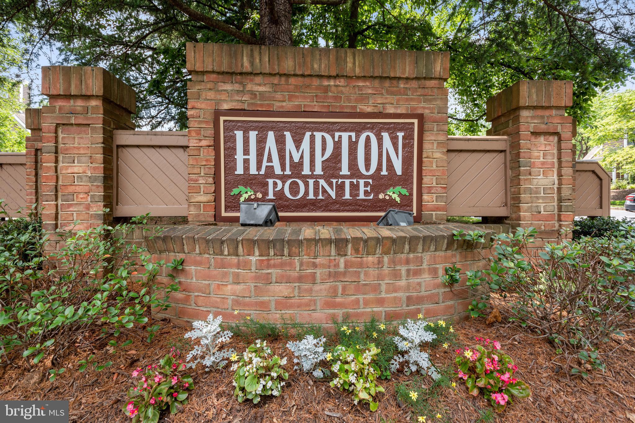HAMPTON POINTE - Residential