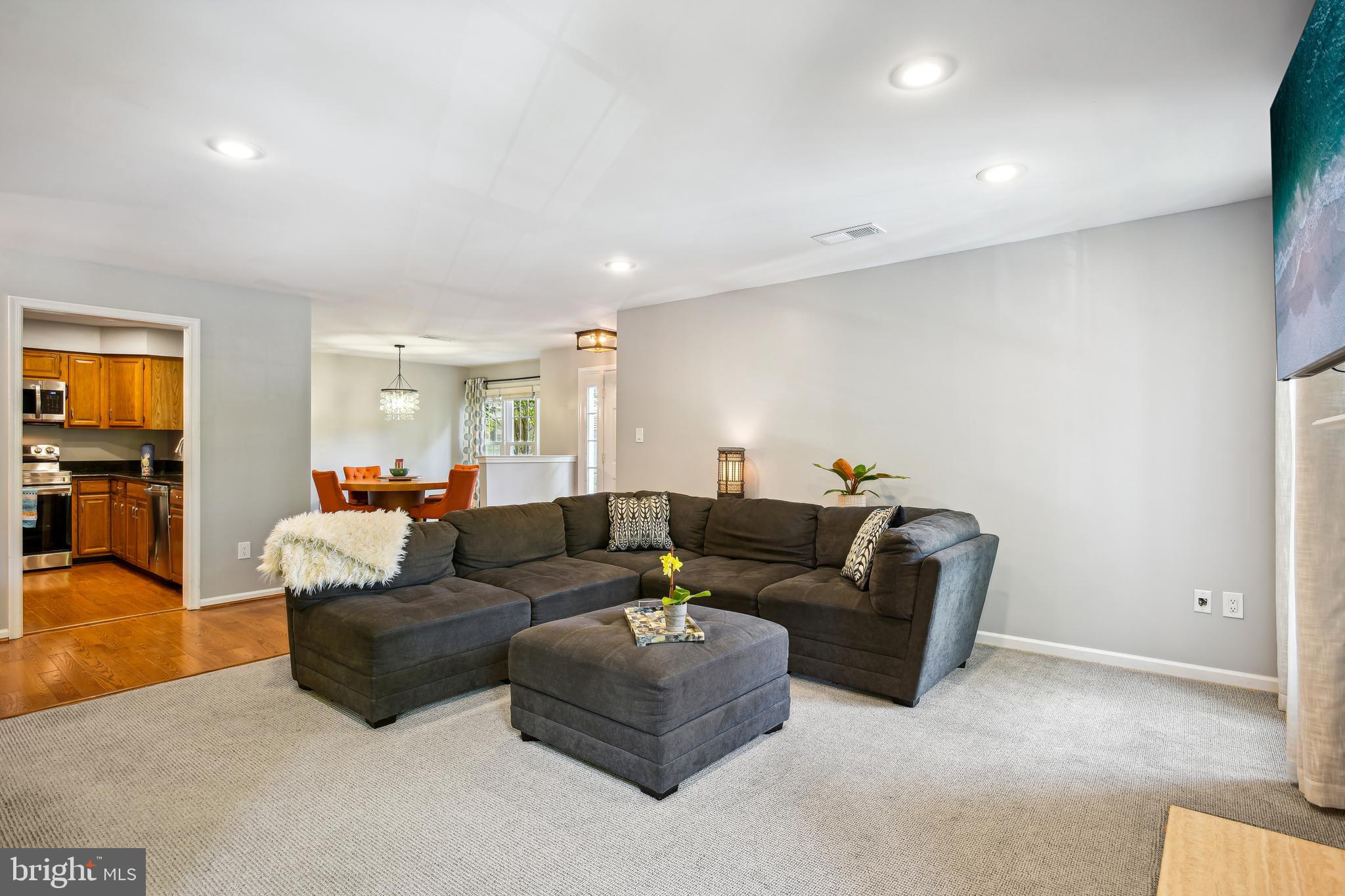 HAMPTON POINTE - Residential