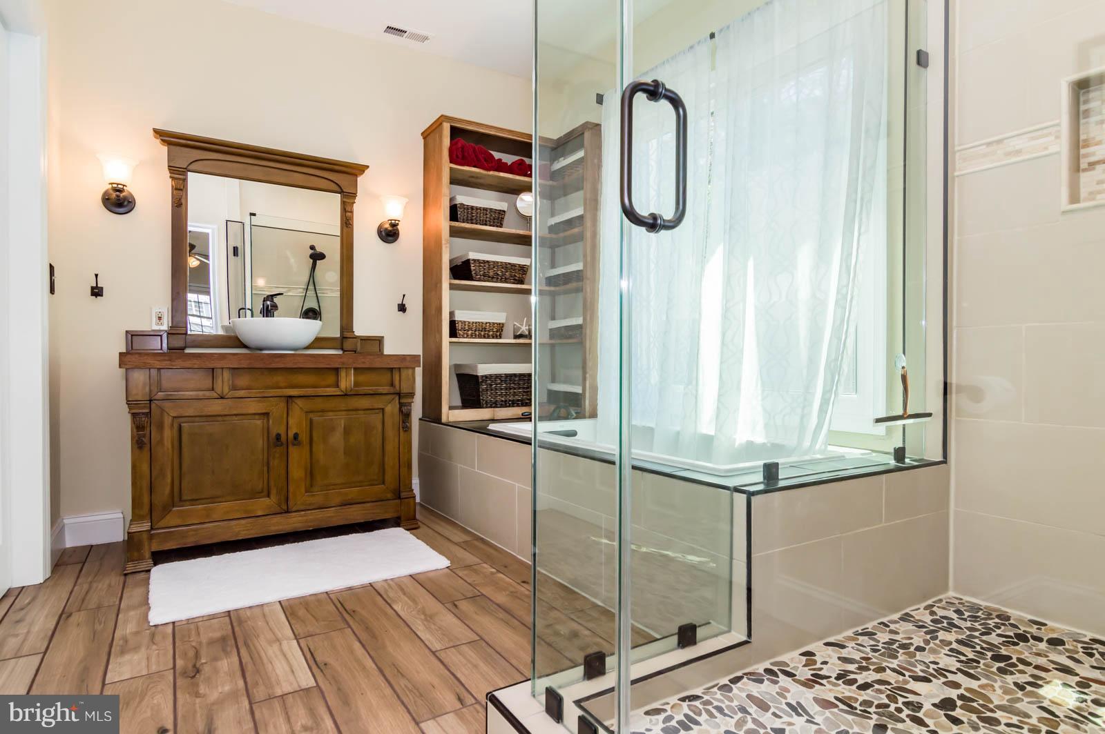 POPLAR HEIGHTS - Residential