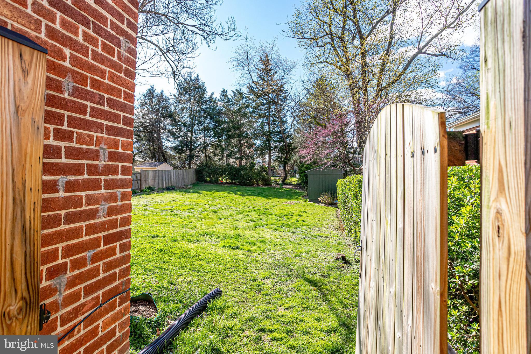 LEEWAY OVERLEE - Residential