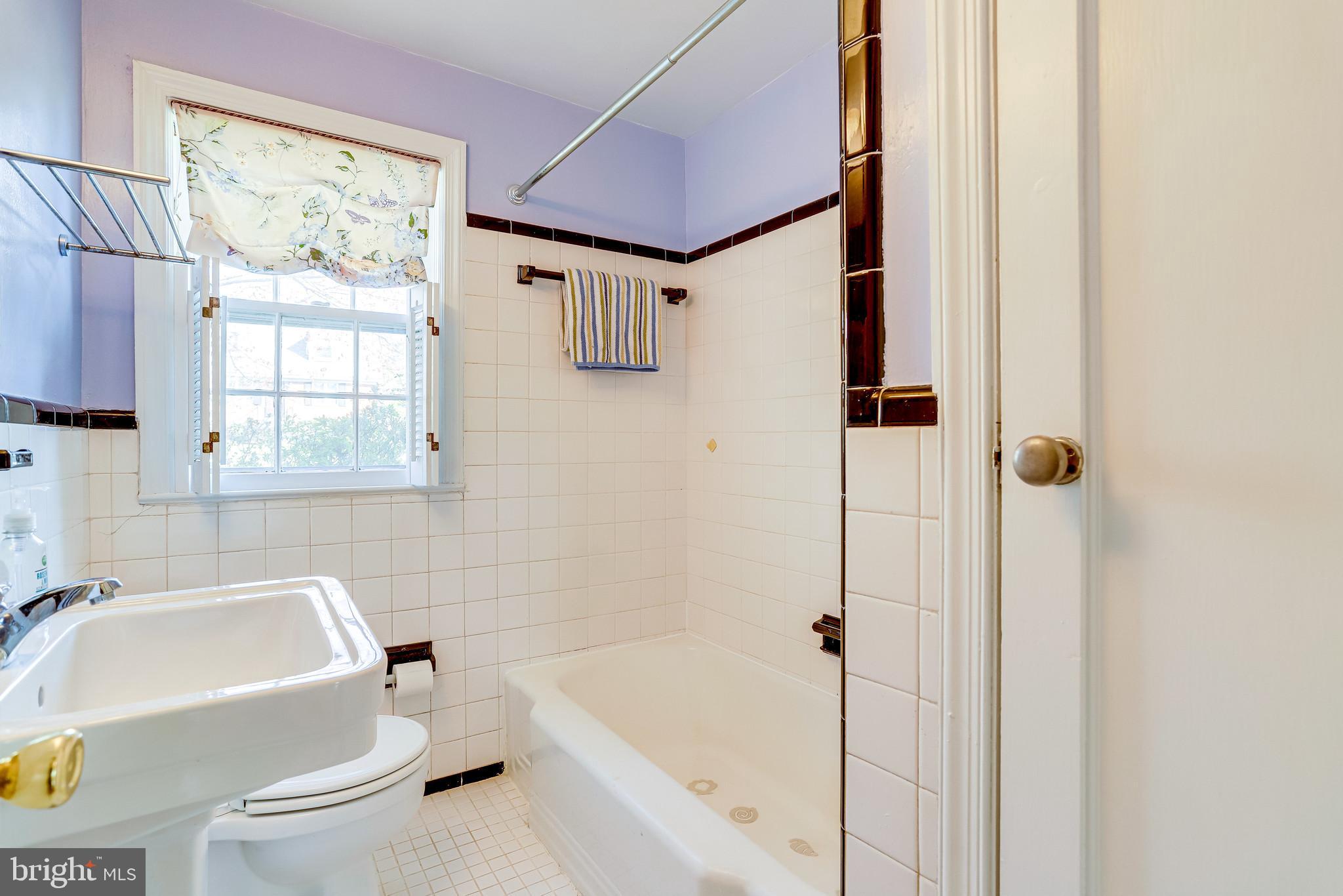 LEEWAY OVERLEE - Residential