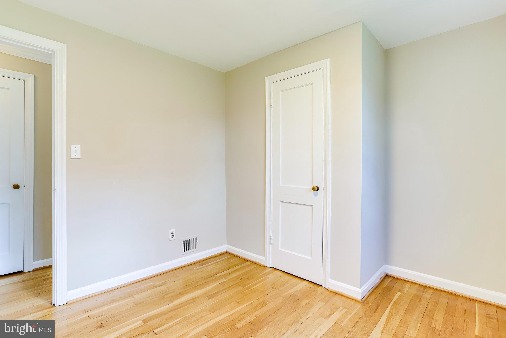 LEEWAY OVERLEE - Residential