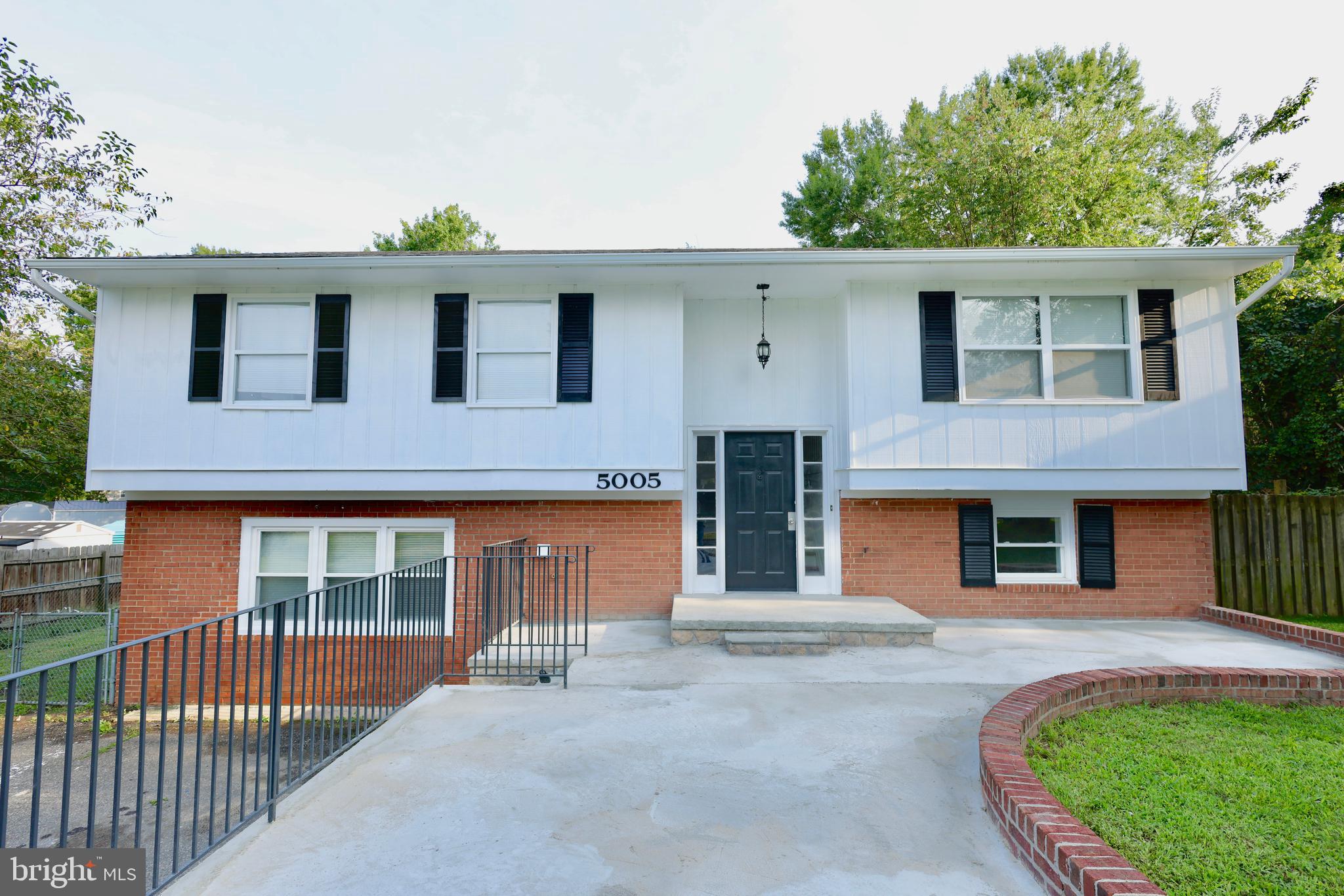 5005 BLAKE DRIVE